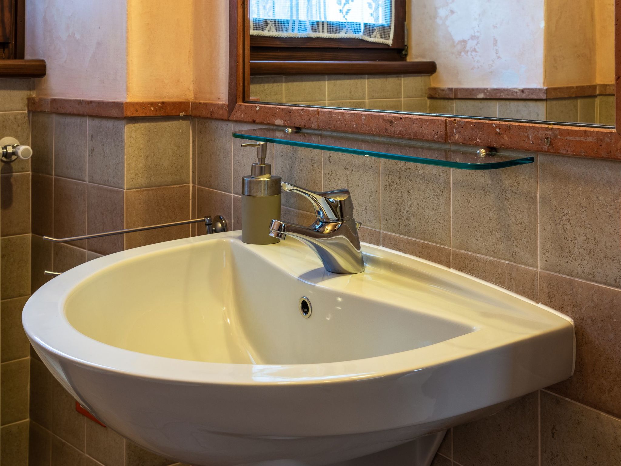 Wohnung in Riva Di Solto mit Kleinem Garten-Binnen