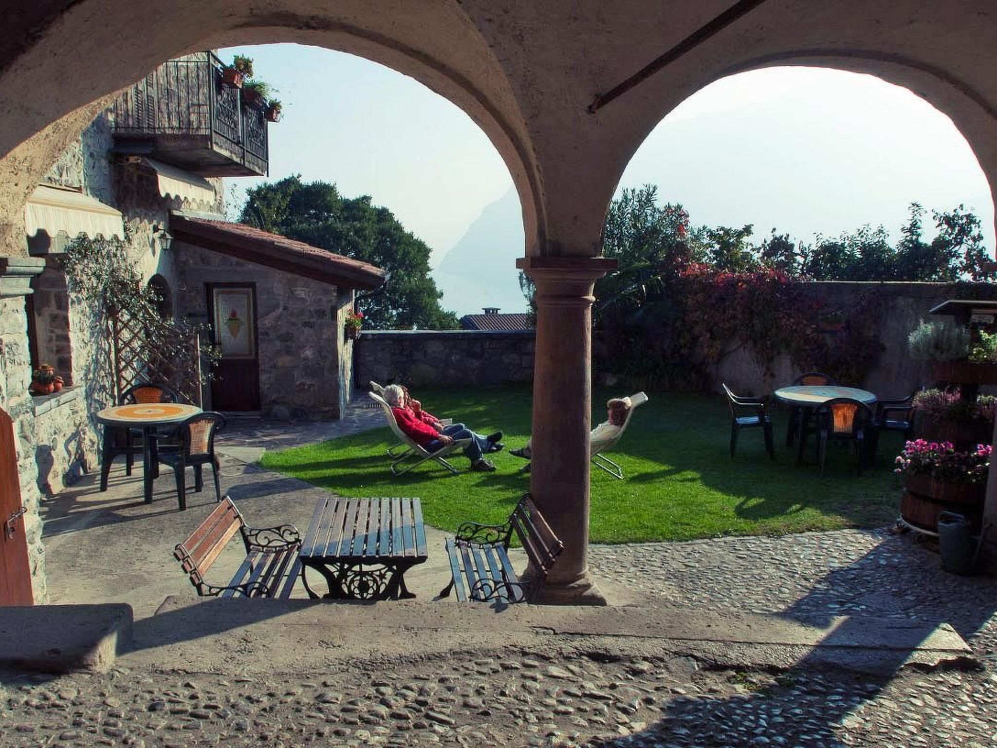 Wohnung in Riva Di Solto mit Kleinem Garten-Binnen