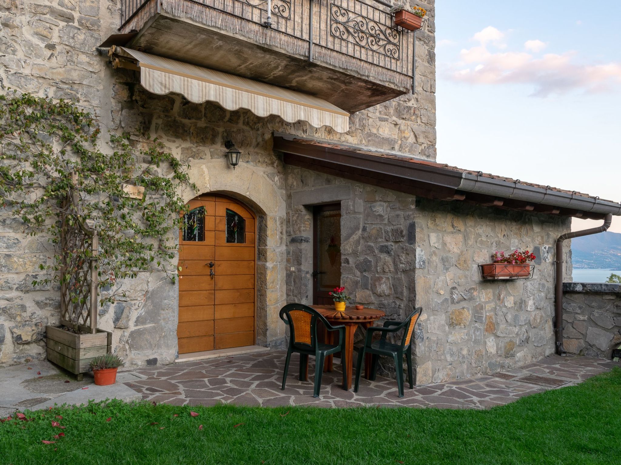 Studio-Apartment mit Balkon mit Seeblick und Zugang zum Garten-Binnen