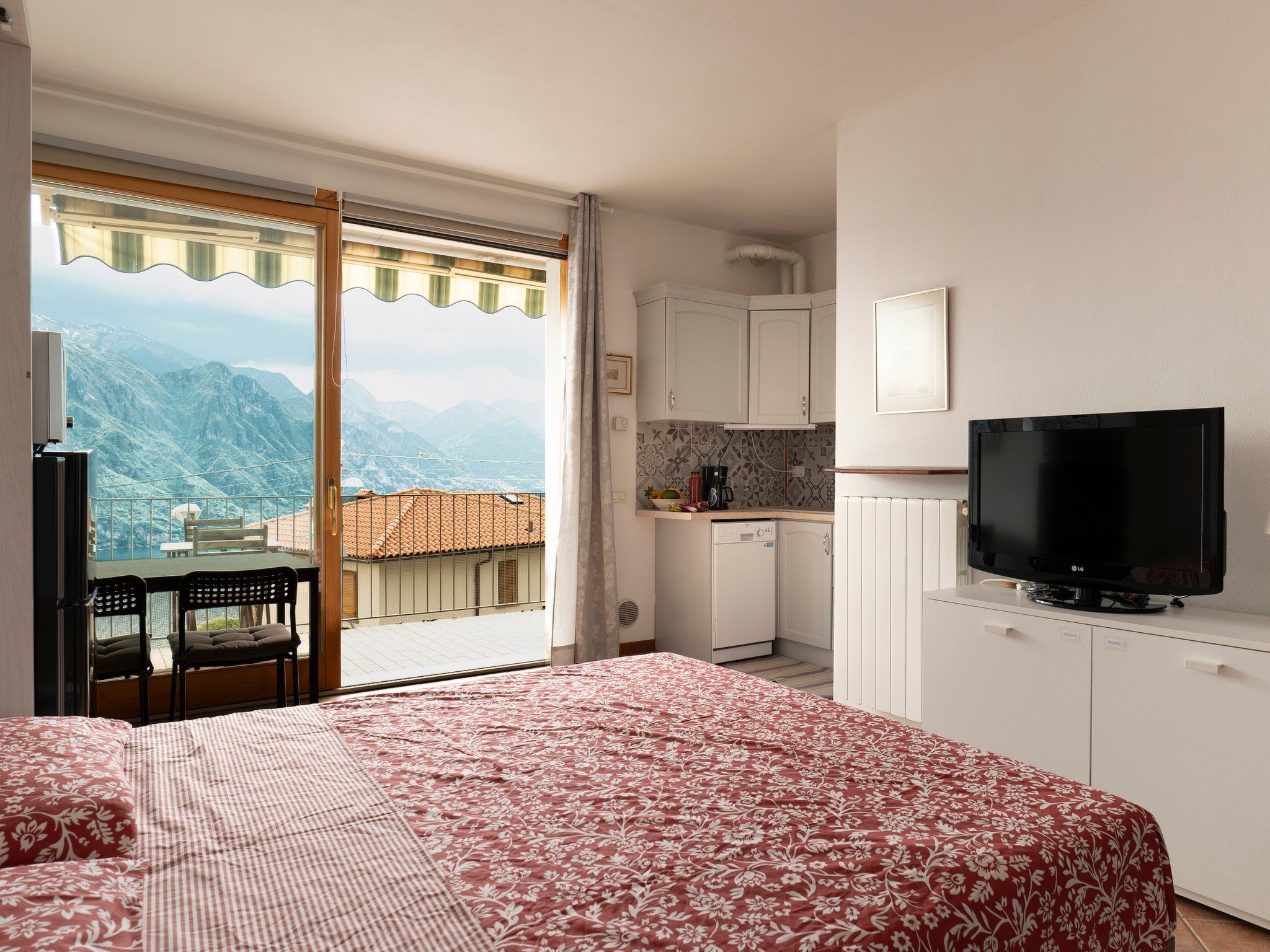 Ein-Zimmer-Wohnung 'Whisper Of Current'-Binnen