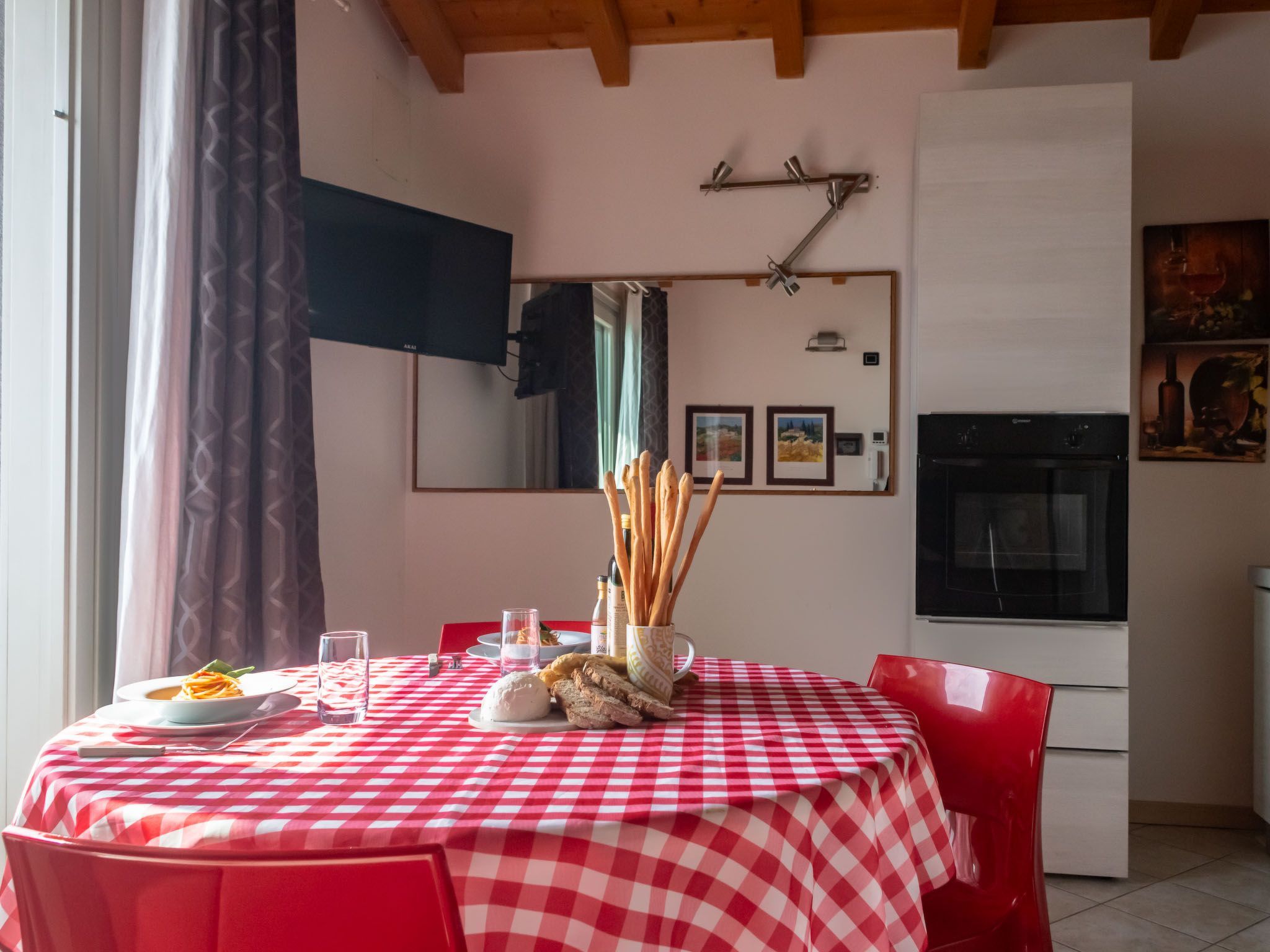 Terrazza a Lago - Zweizimmerwohnung mit Terrasse und Schwimmbad-Binnen