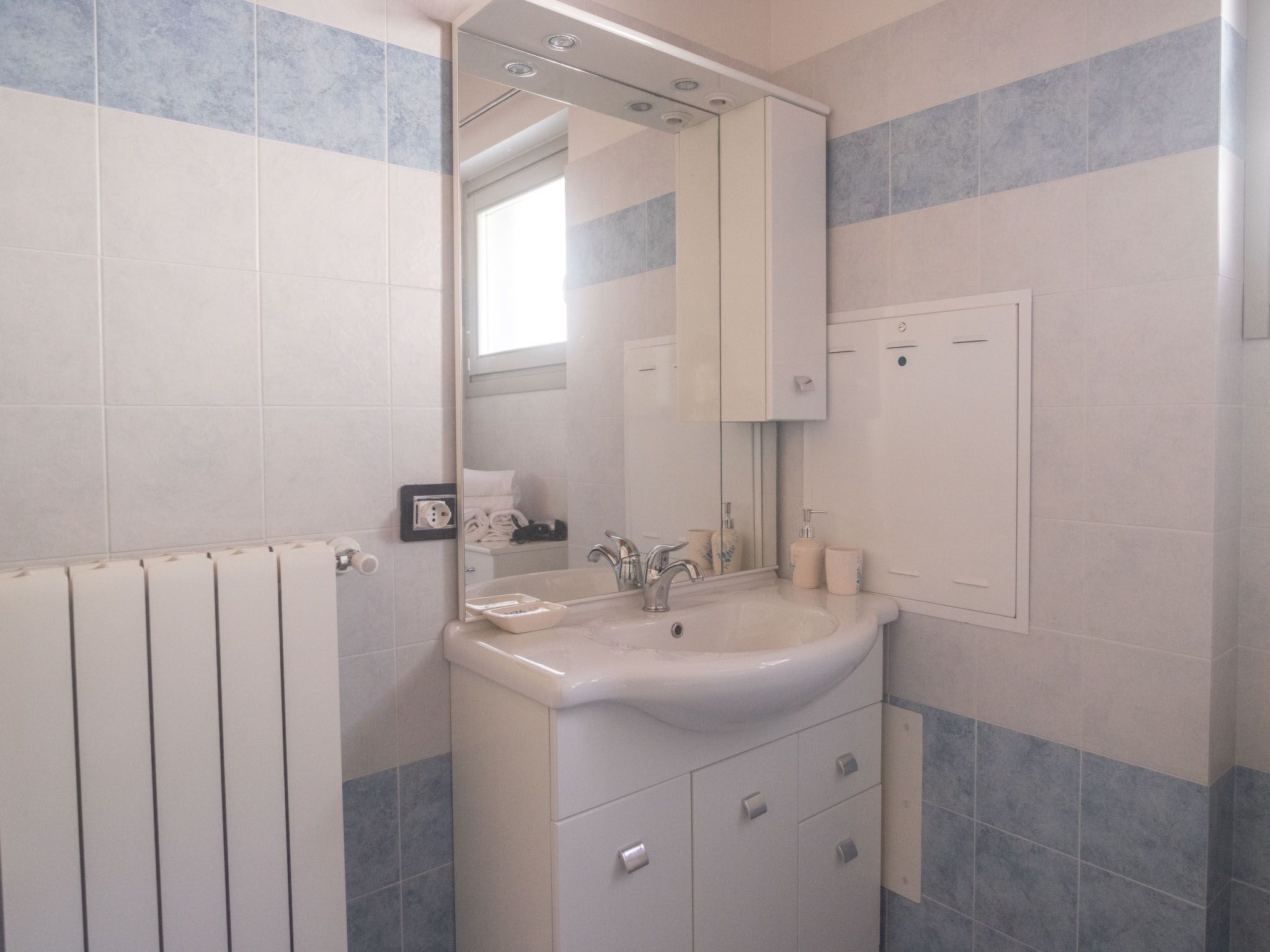 Terrazza a Lago - Zweizimmerwohnung mit Terrasse und Schwimmbad-Binnen