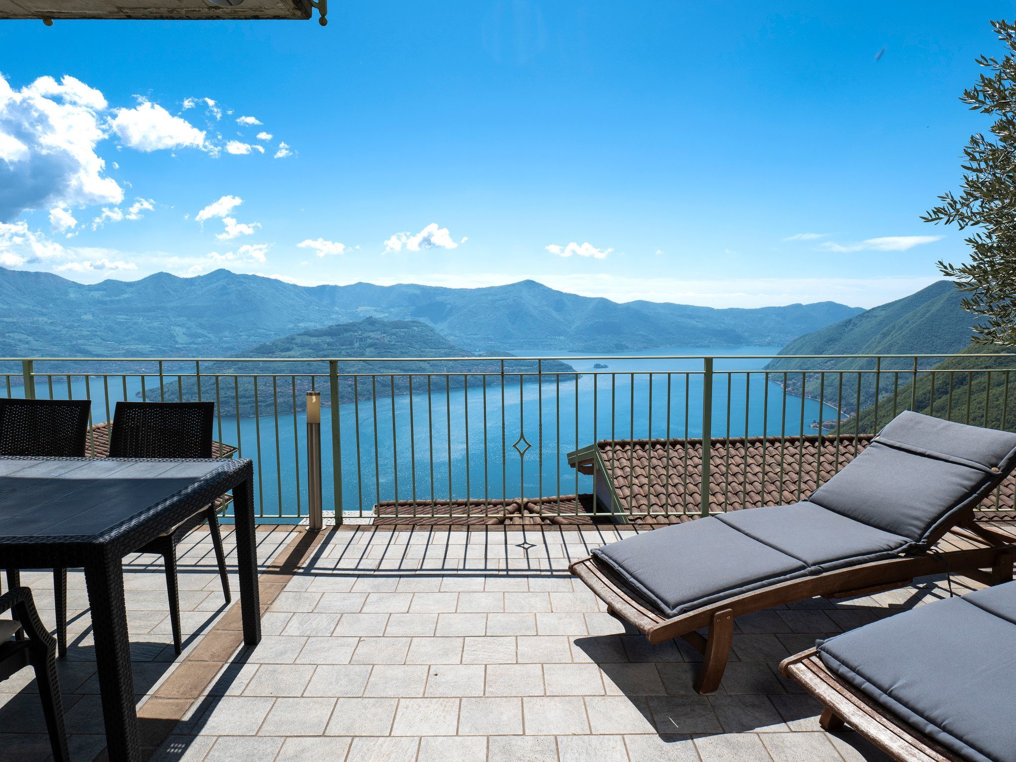 Mantegna - garten mit seeblick und schwimmbad-Binnen