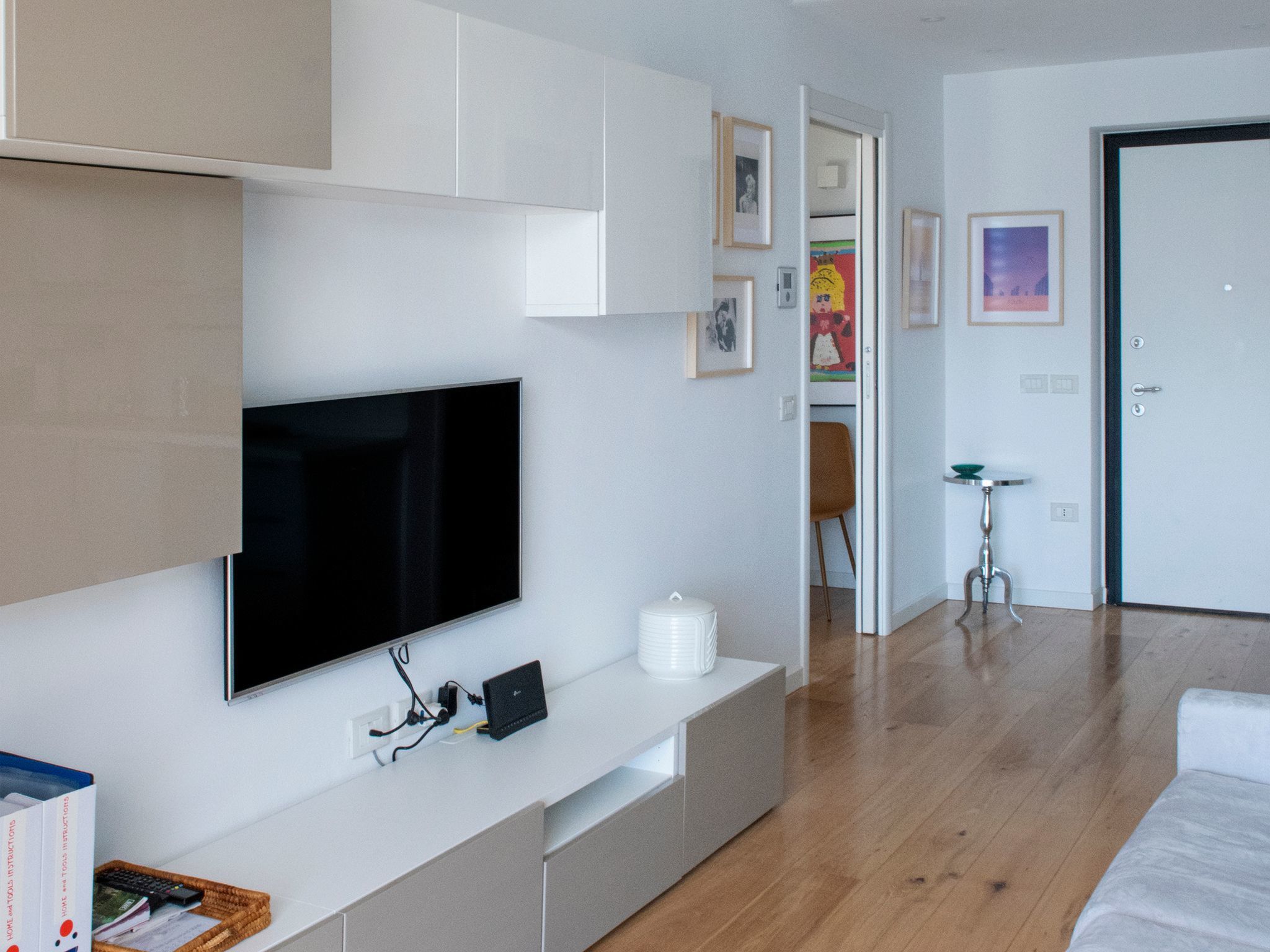 Segesta - Panorama-Außenbereich und Schwimmbad-Drinnen