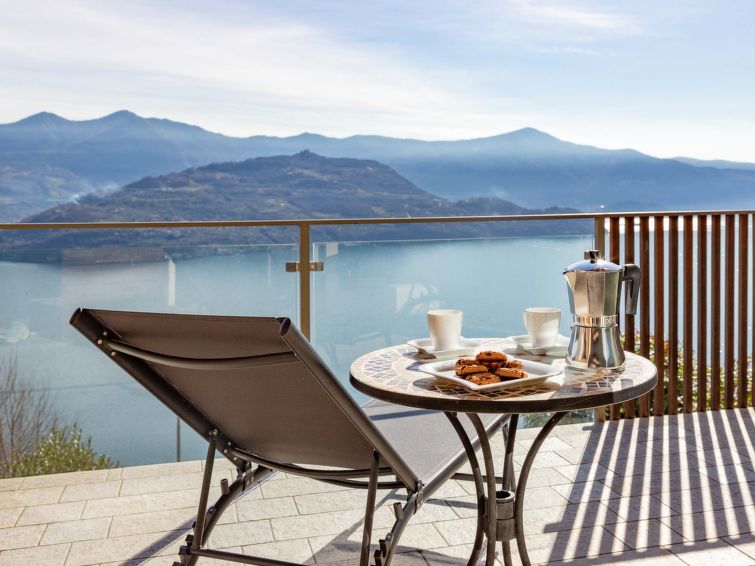 Ruim appartement Corinth in Fonteno met gedeeld zwembad in Fonteno