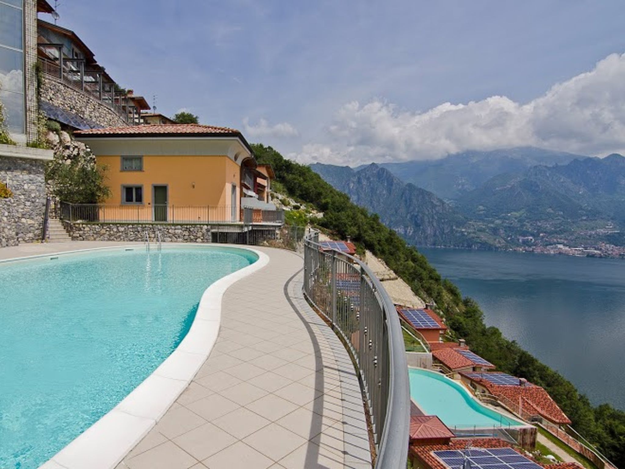 Beatrice - Haus mit Pool und Terrasse am Iseosee-Drinnen