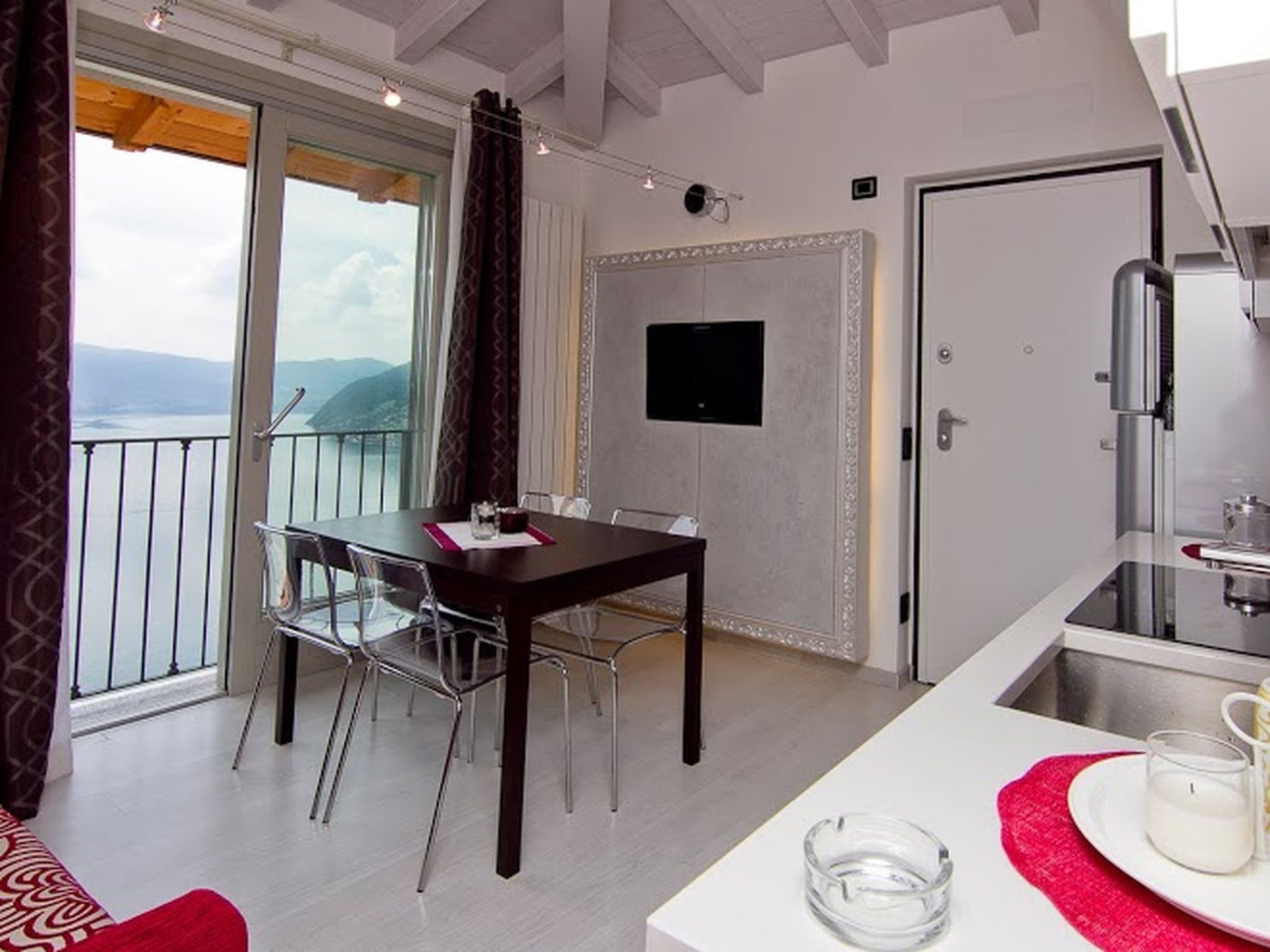 Beatrice - Haus mit Pool und Terrasse am Iseosee-Drinnen