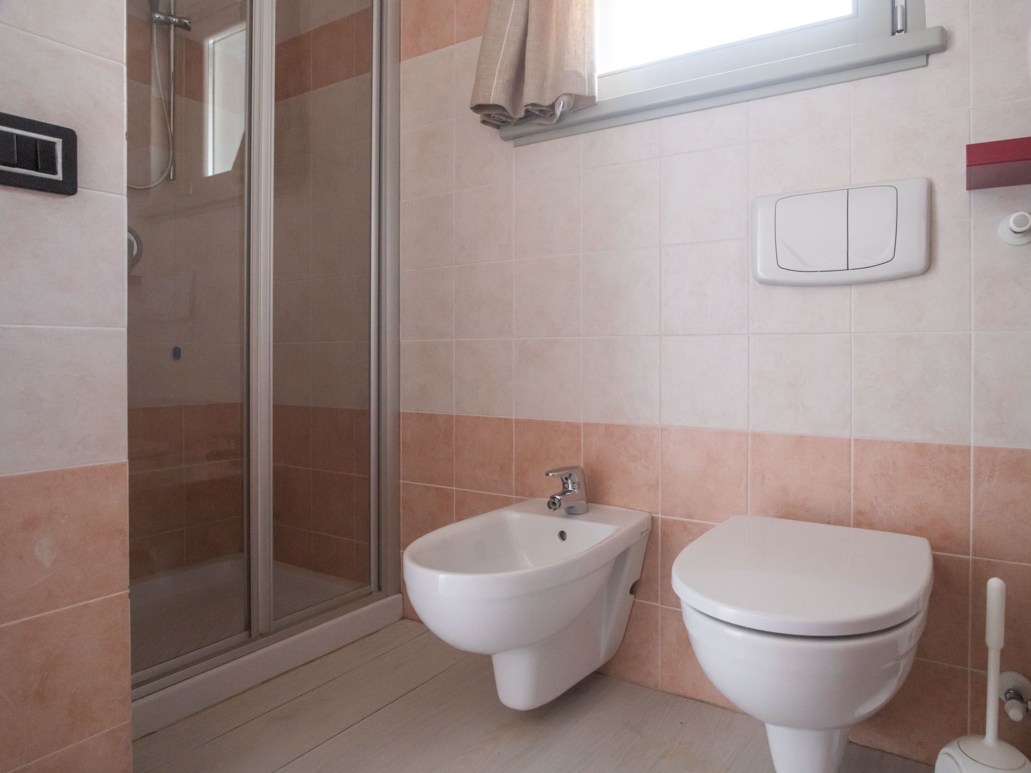Appartement Beatrice - Haus mit Pool und Terrasse am Iseosee – Salle de bains, photo 13 sur 16