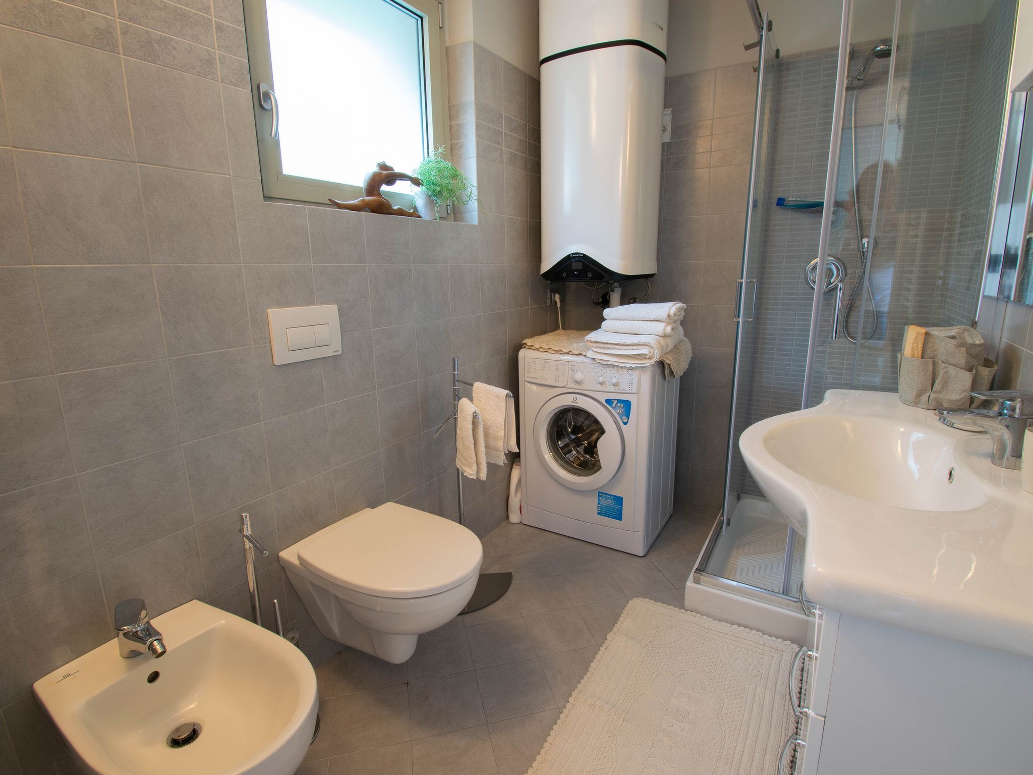 Wohnung mit Panaoramaterrasse und Pool-Drinnen