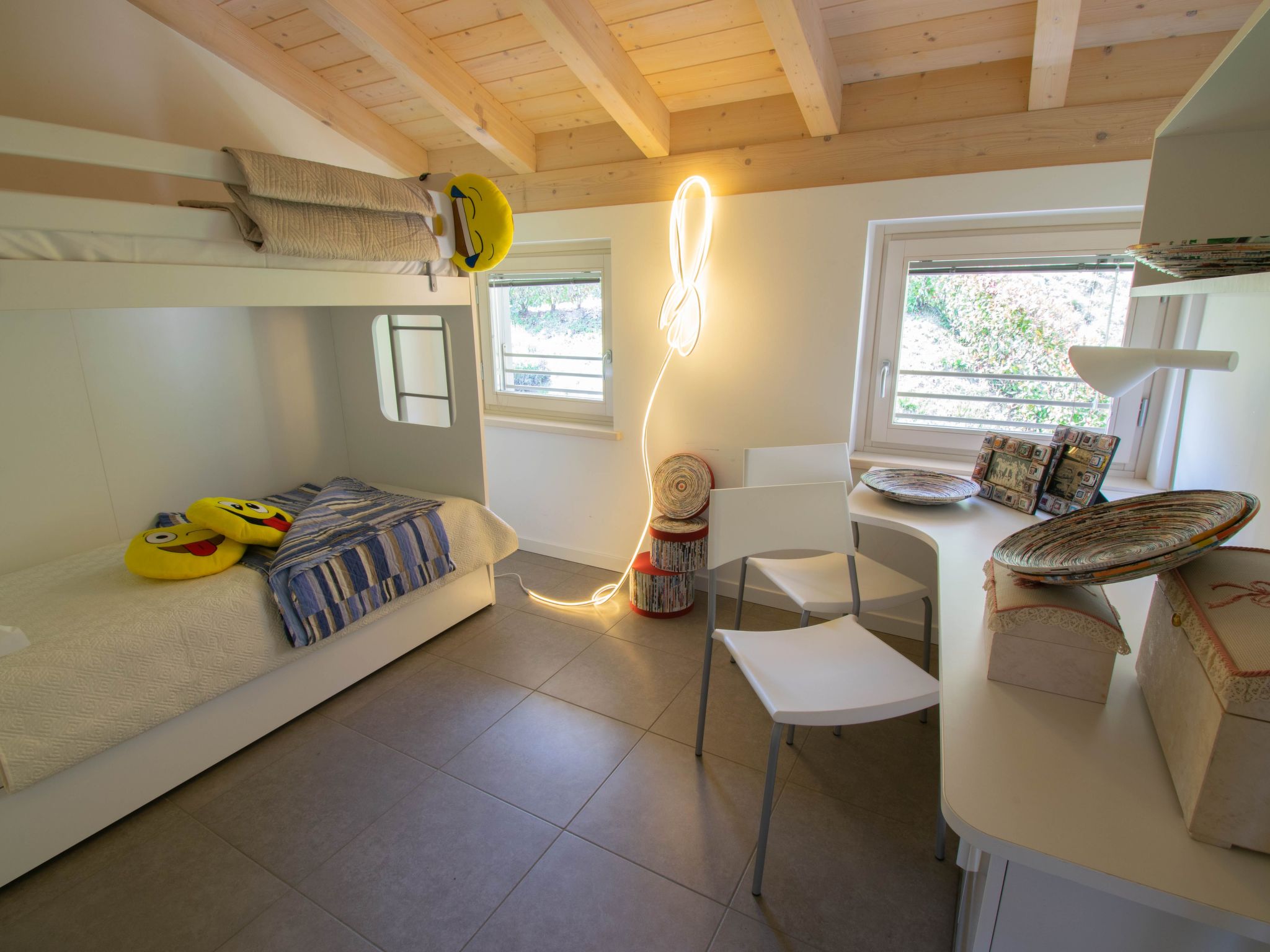 Terrazza a Lago - Dreizimmerwohnung mit Terrasse und Schwimmbad-Binnen