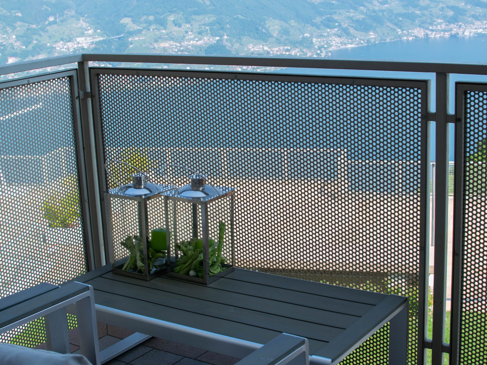 Terrazza a Lago - Dreizimmerwohnung mit Terrasse und Schwimmbad-Binnen