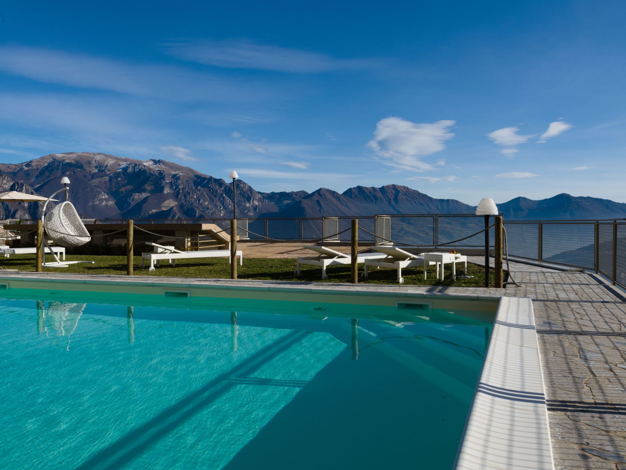 Terrazza a Lago - Dreizimmerwohnung mit Terrasse und Schwimmbad-Binnen