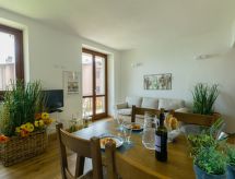 Appartement 'Abstieg zum See' met panoramisch uitzicht op het water in Fonteno - thumbnail 2