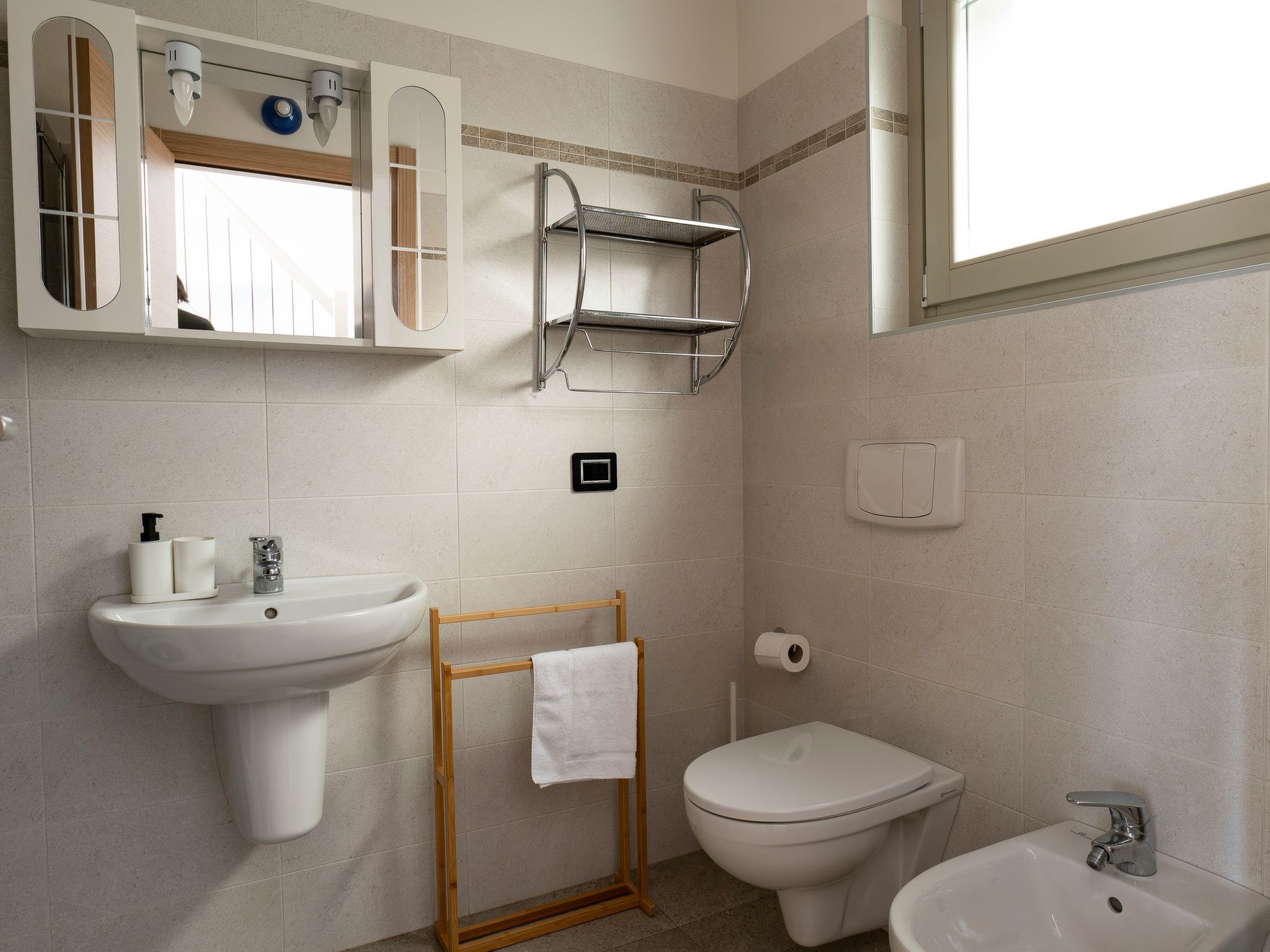 Cherubino 2", Dreizimmerwohnung mit Pool und Terrasse-Binnen