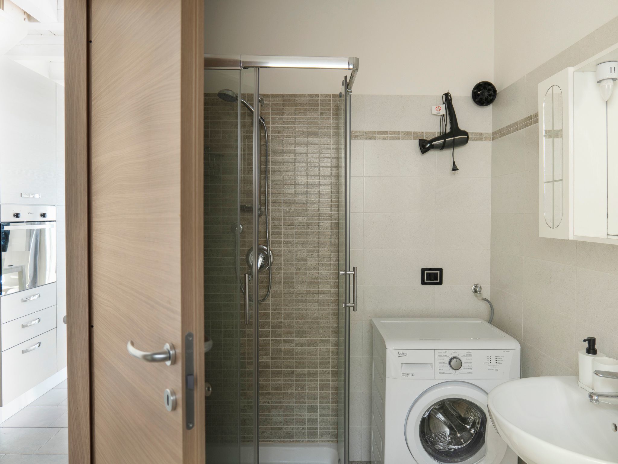 Cherubino 2", Dreizimmerwohnung mit Pool und Terrasse-Binnen