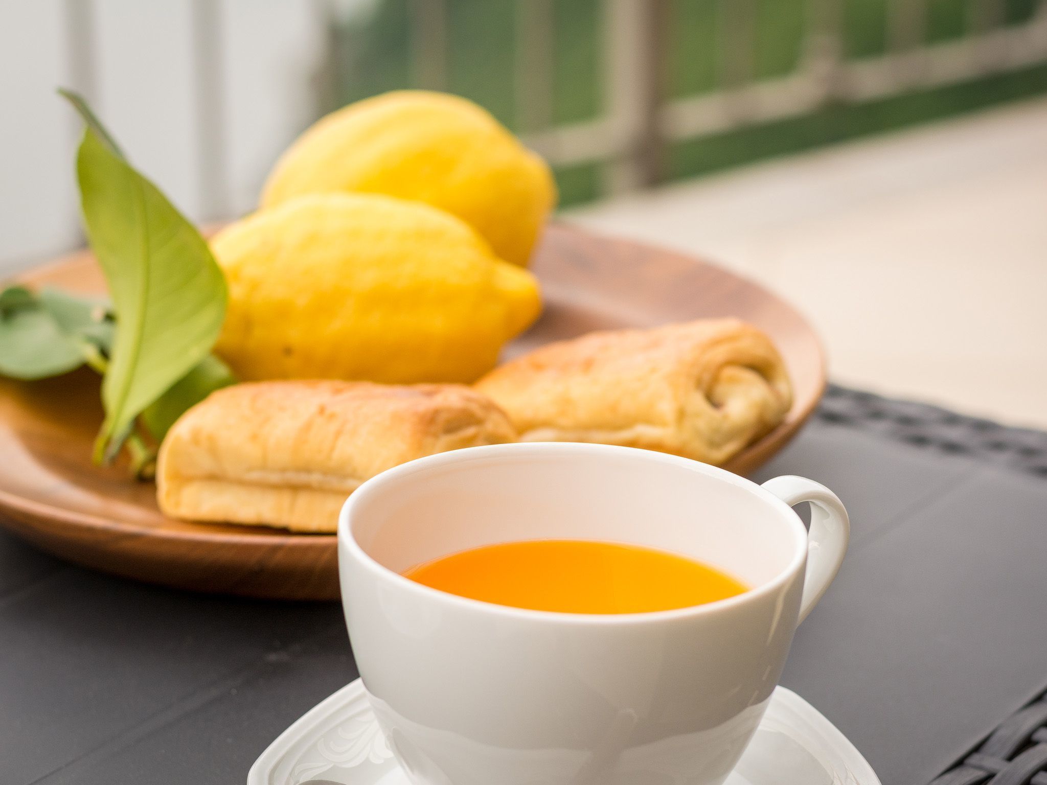 Serafino - Terrasse und Pool am Iseosee-Drinnen