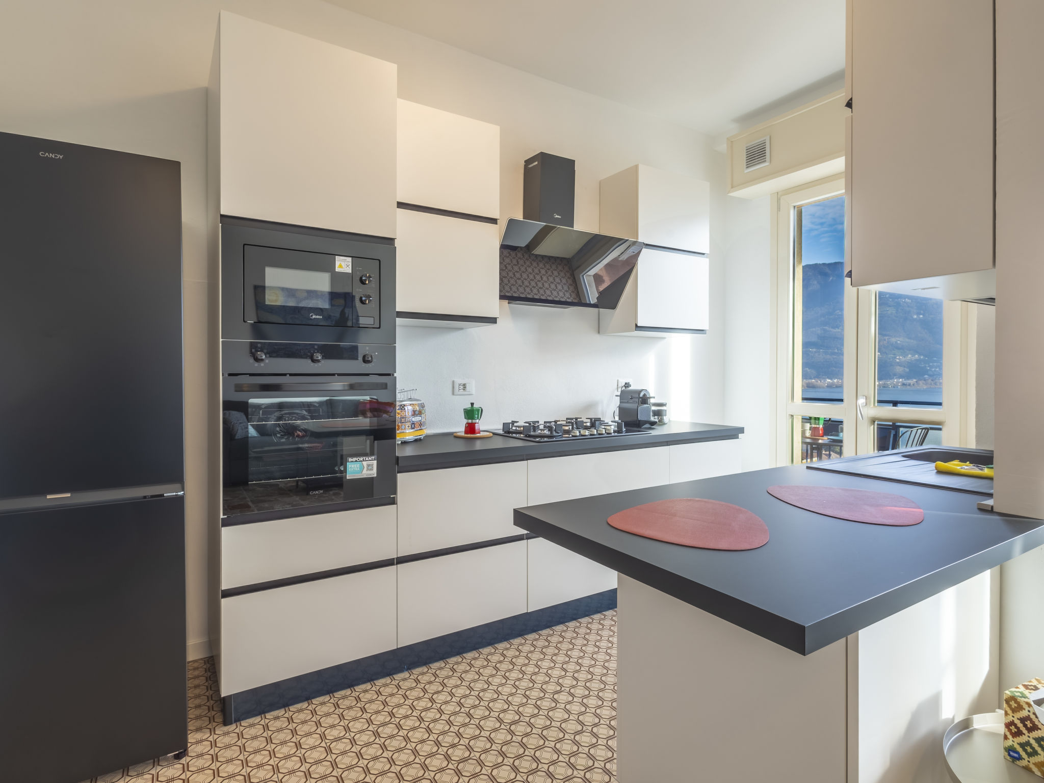 Lovere Balcony View-Binnen