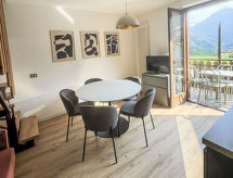 Rustiek appartement bij het Meer van Ledro met zwembad en tuin - thumbnail 4
