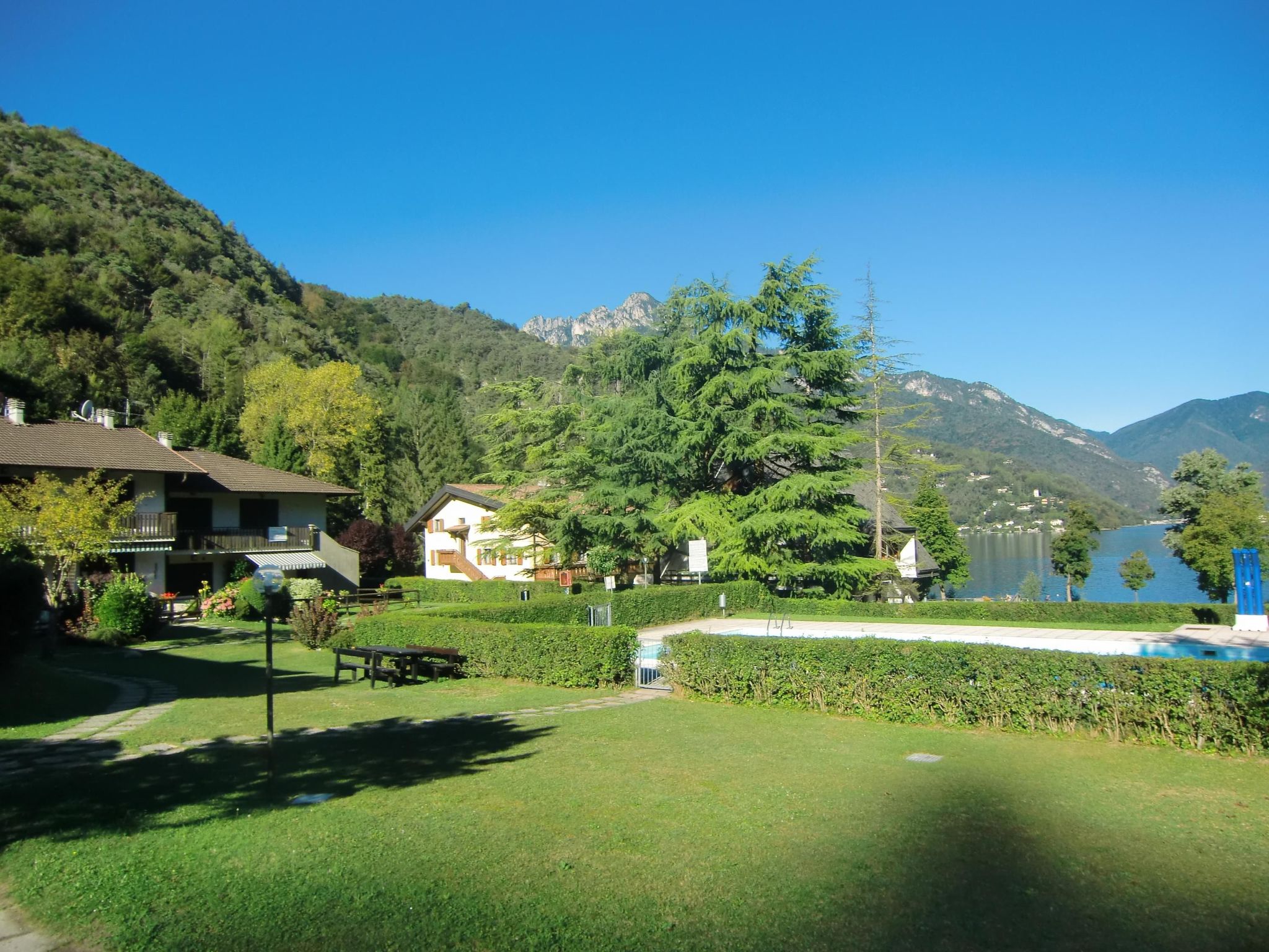 Wohnung mit Pool in der Nähe des Sees-Drinnen