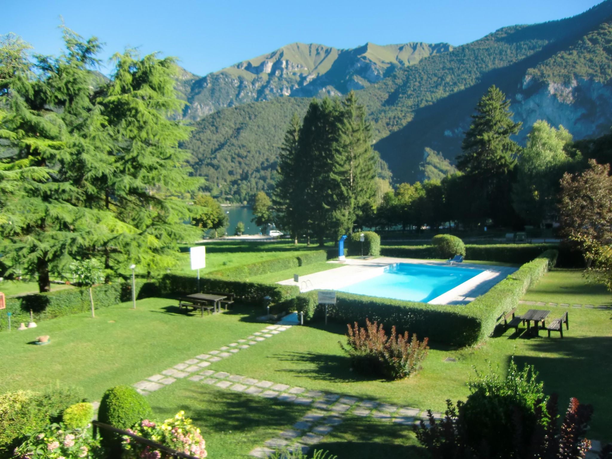 Wohnung mit Pool in der Nähe des Sees-Drinnen