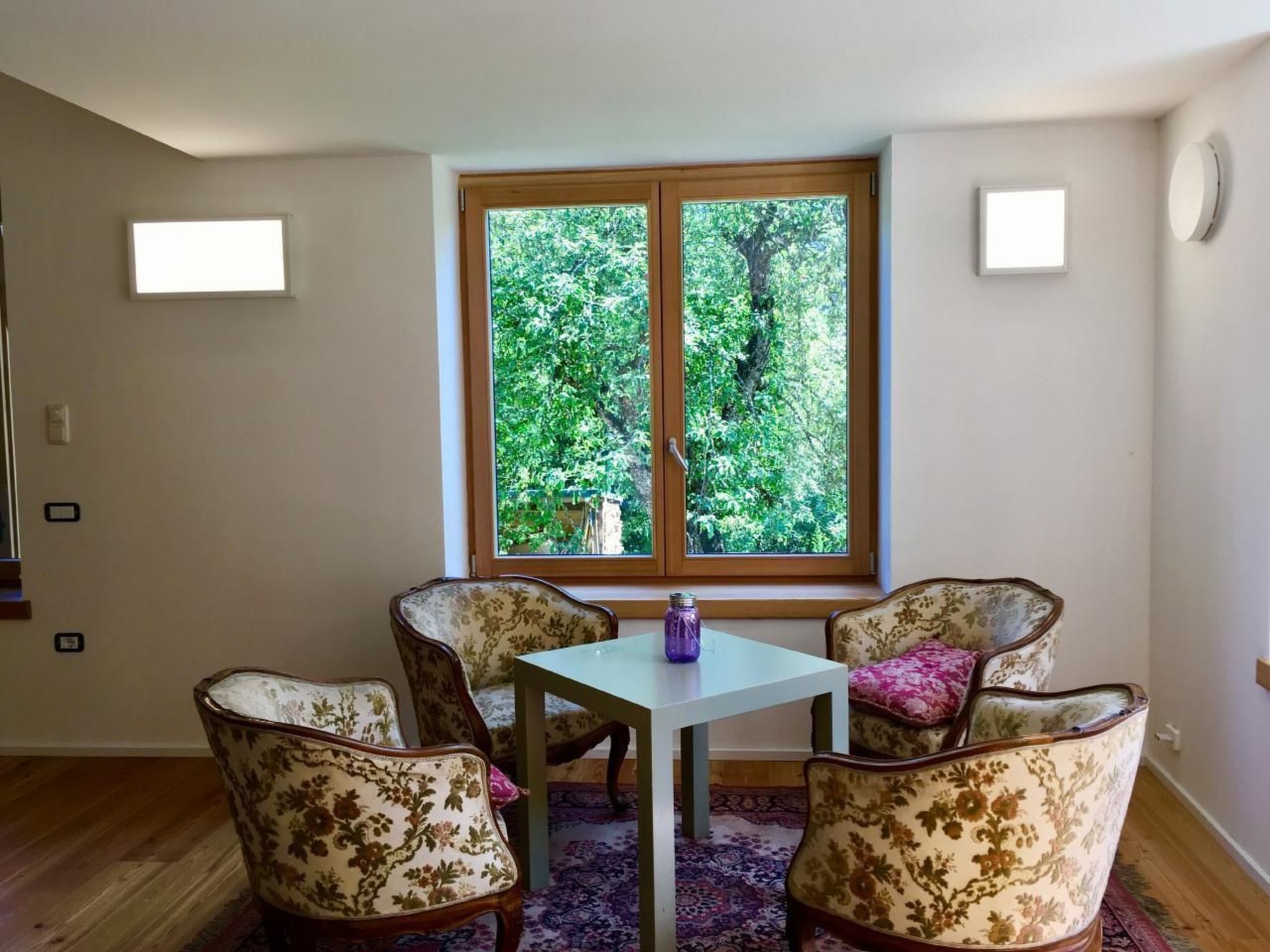 Ferienvilla 'Iagra' mit Wasserblick-Drinnen