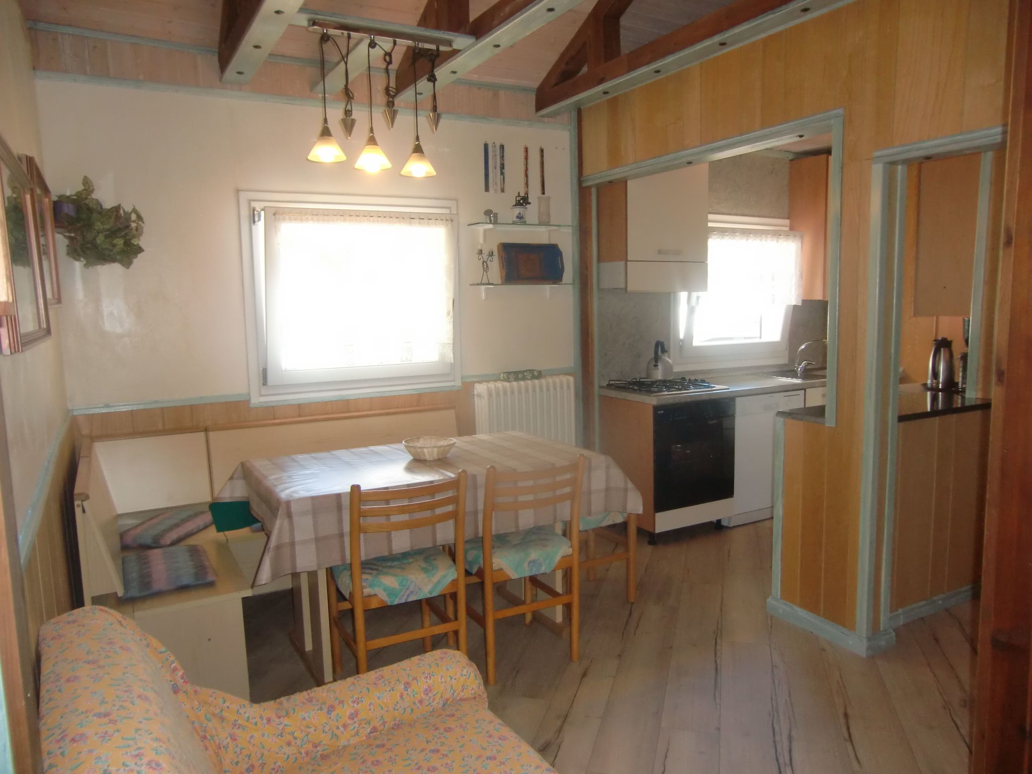 Freistehendes Haus mit eingezäuntem Privatgarten-Binnen