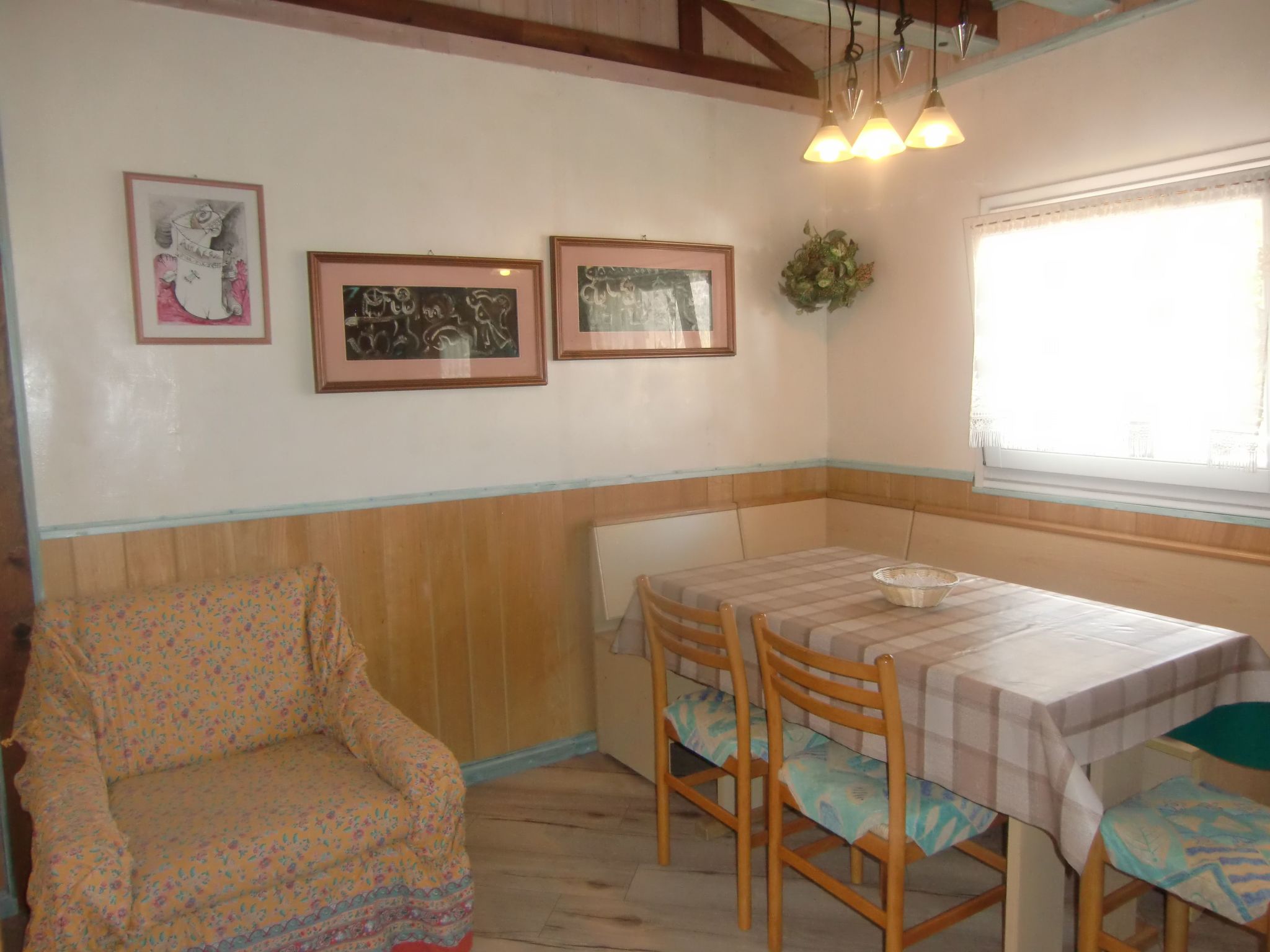 Freistehendes Haus mit eingezäuntem Privatgarten-Binnen