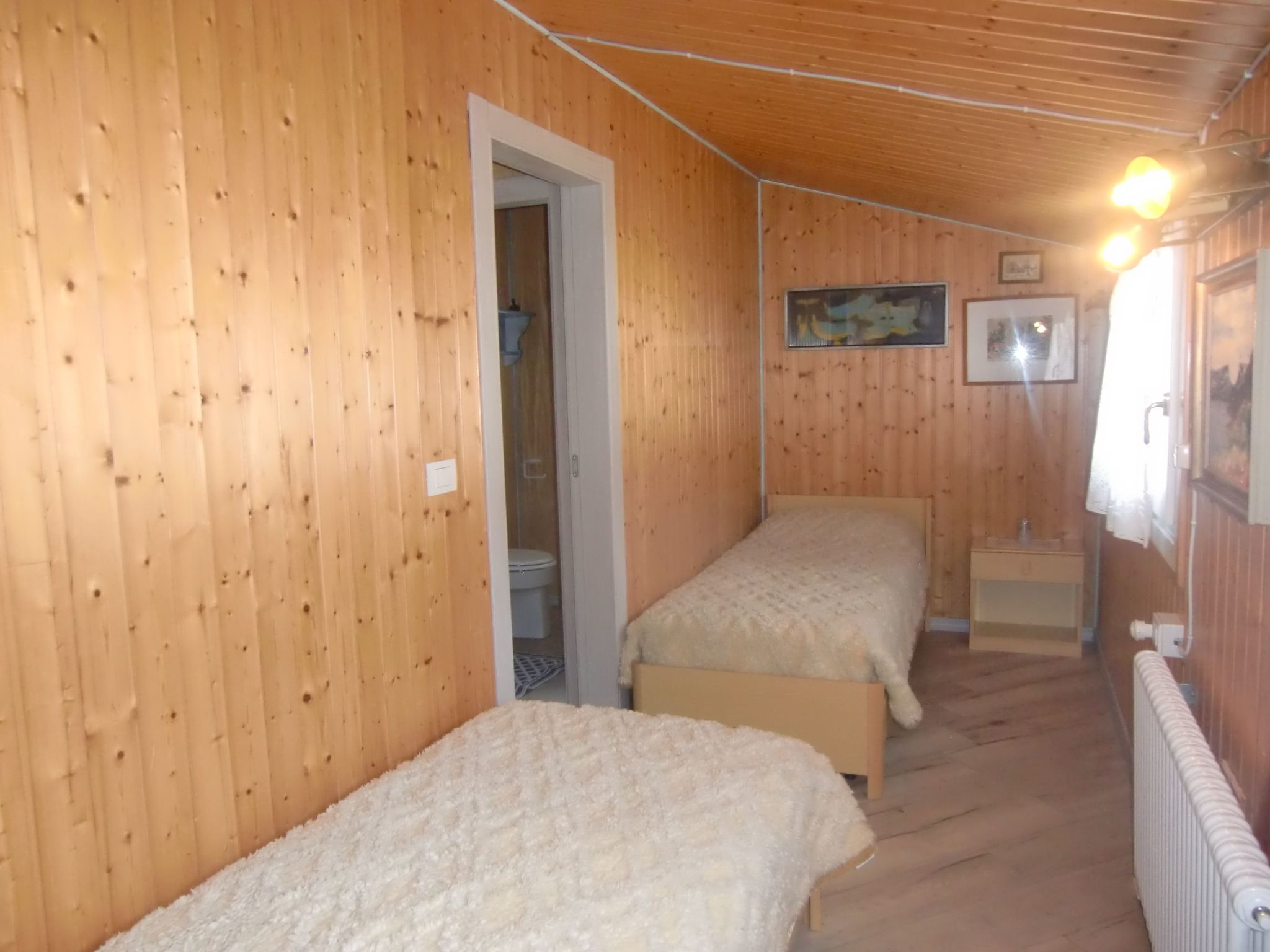 Freistehendes Haus mit eingezäuntem Privatgarten-Binnen