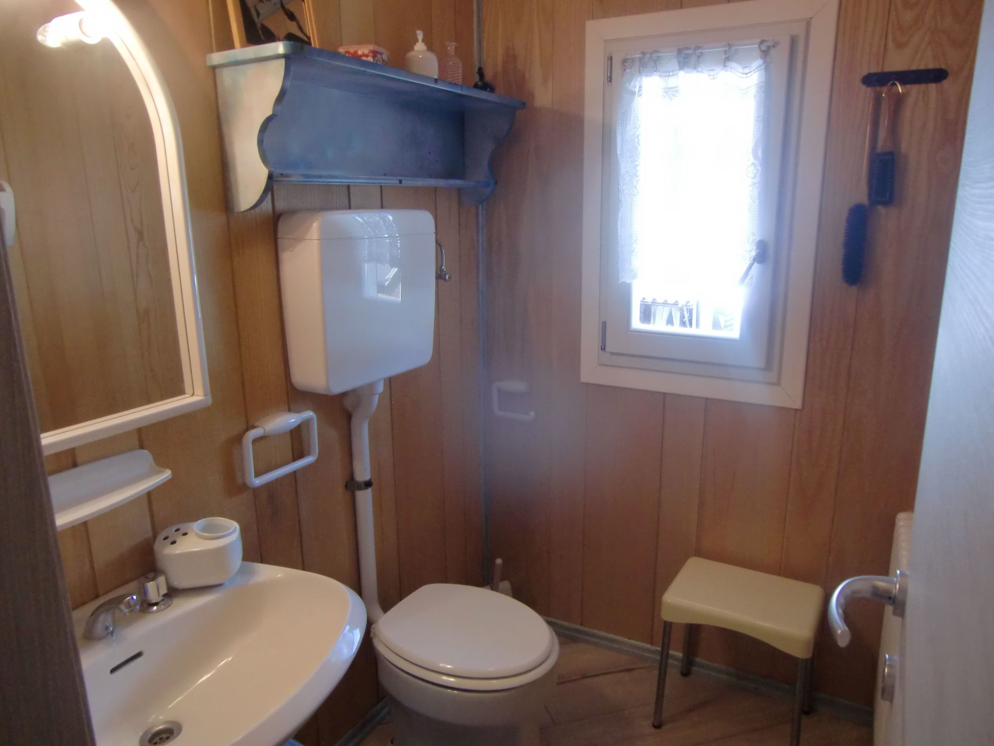 Freistehendes Haus mit eingezäuntem Privatgarten-Binnen