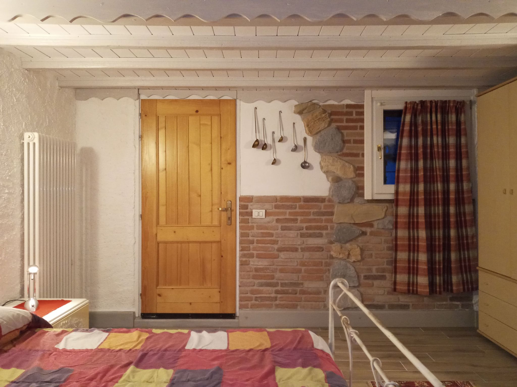 Freistehendes Haus mit eingezäuntem Privatgarten-Binnen