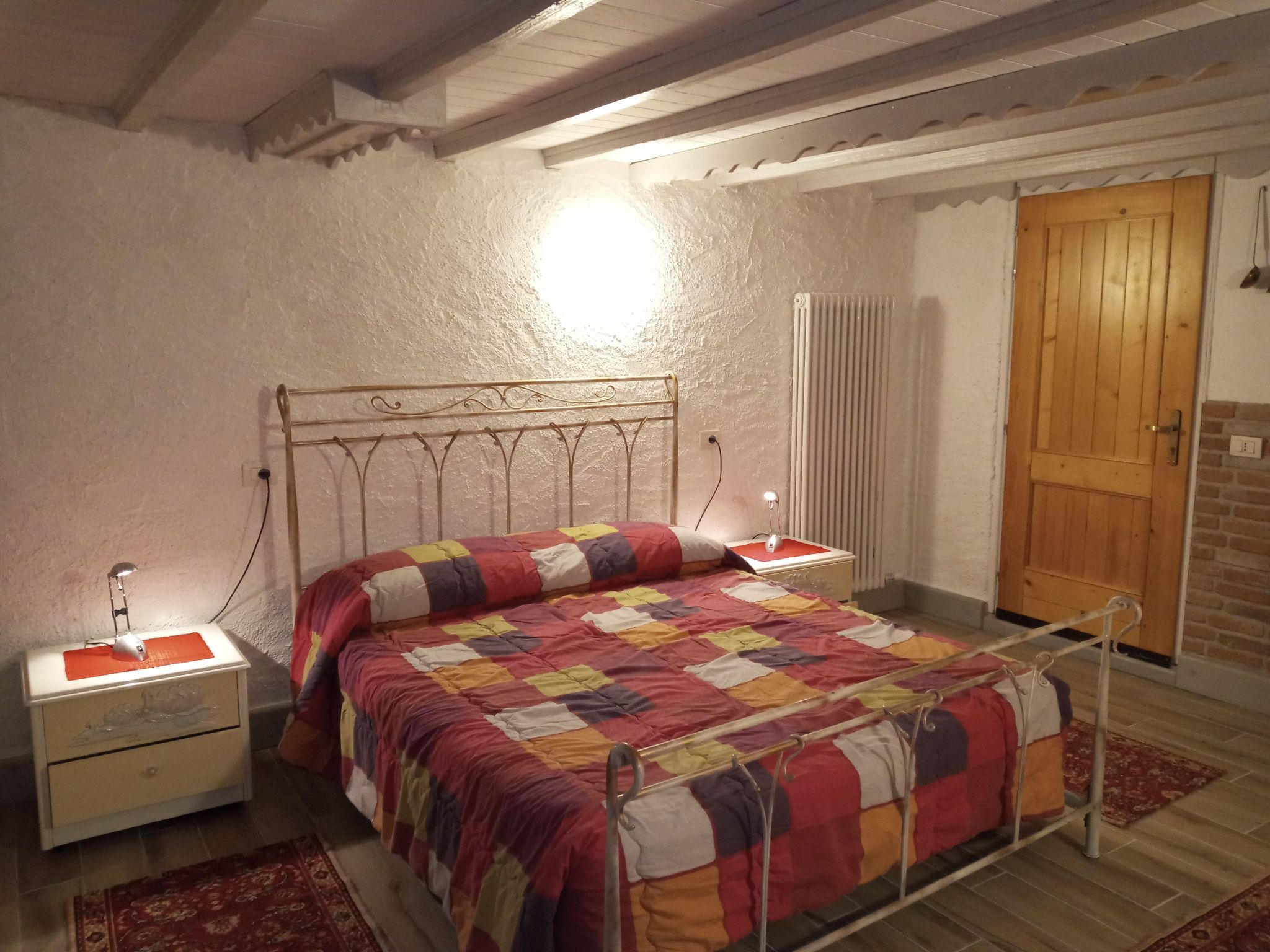 Freistehendes Haus mit eingezäuntem Privatgarten-Binnen