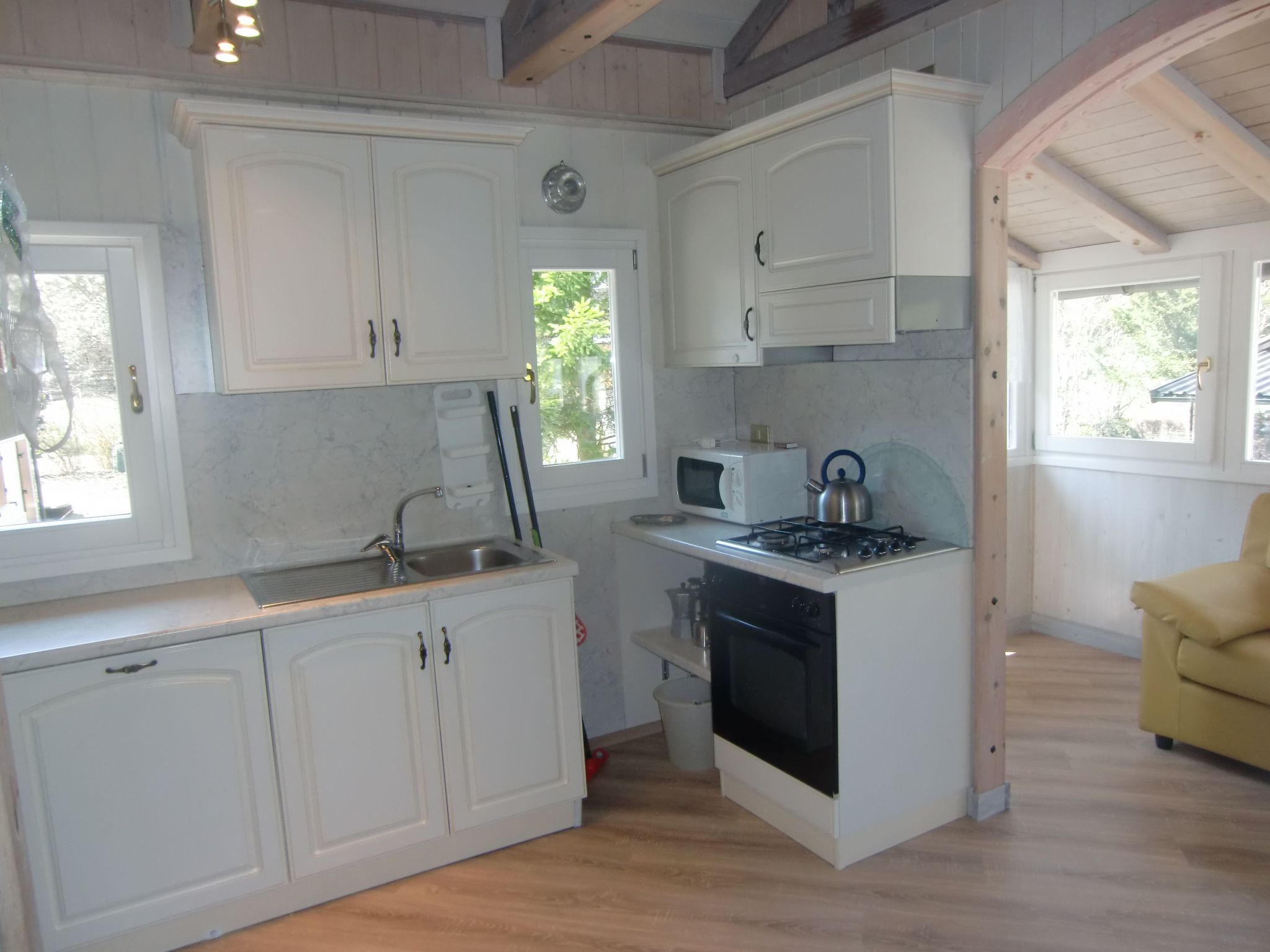 Freistehendes Haus mit eingezäuntem Privatgarten-Binnen