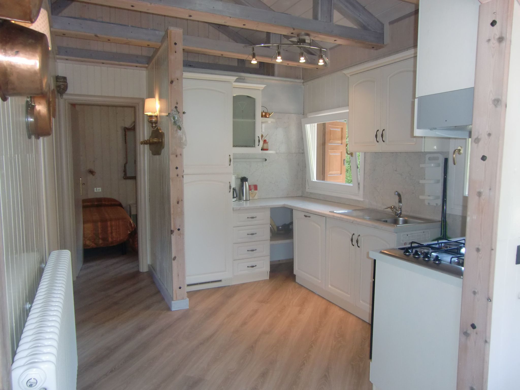 Freistehendes Haus mit eingezäuntem Privatgarten-Binnen