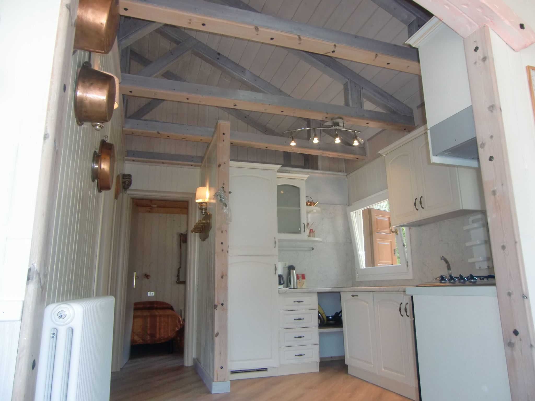 Freistehendes Haus mit eingezäuntem Privatgarten-Binnen