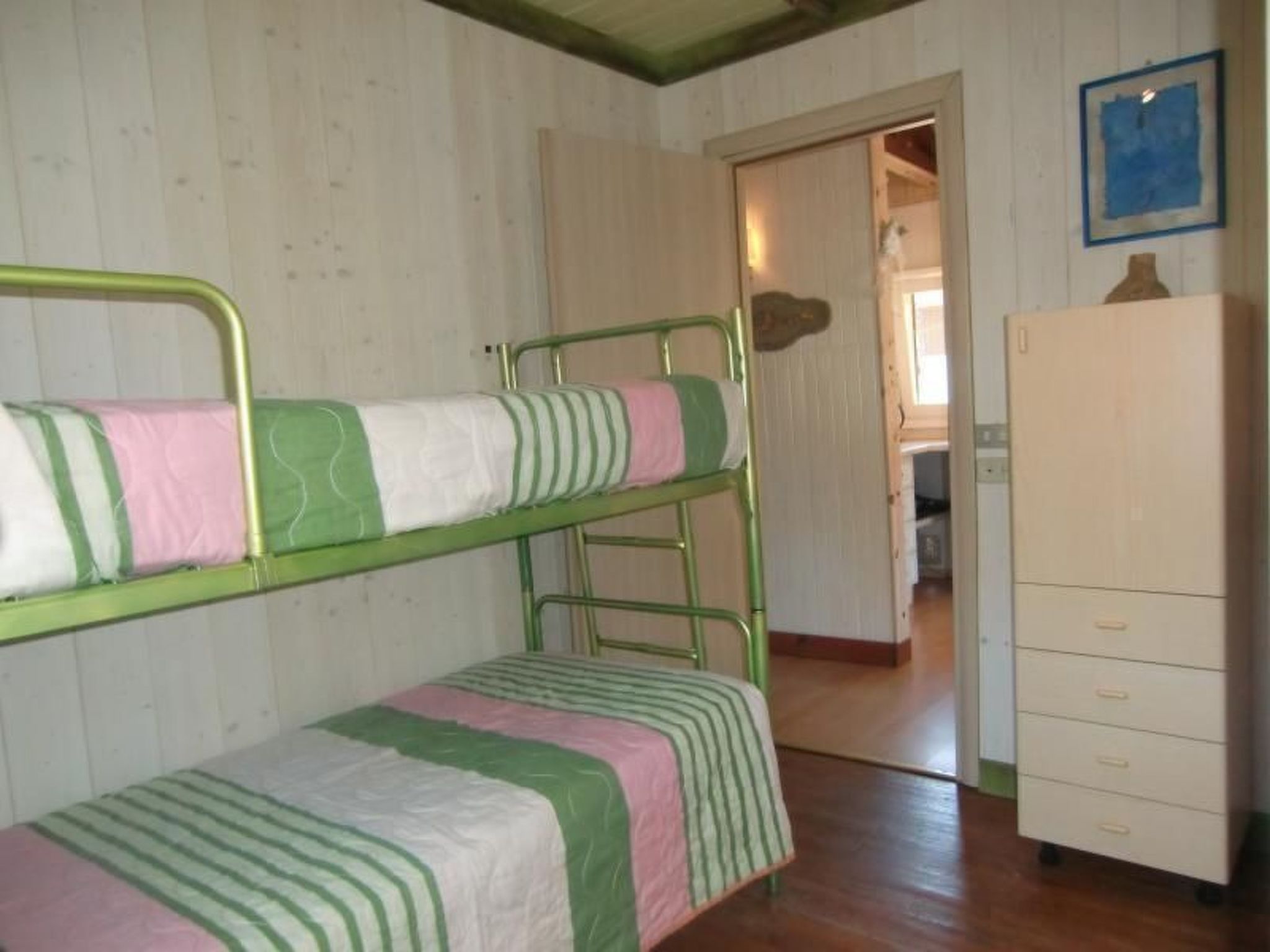 Freistehendes Haus mit eingezäuntem Privatgarten-Binnen