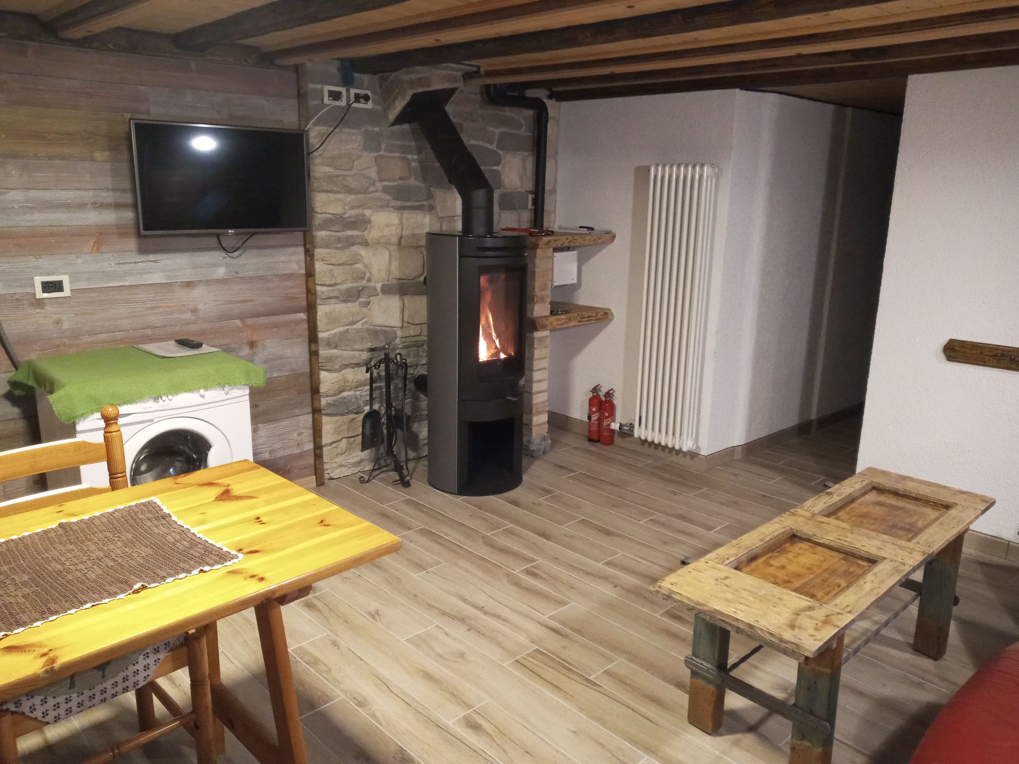 Freistehendes Haus mit eingezäuntem Privatgarten-Binnen