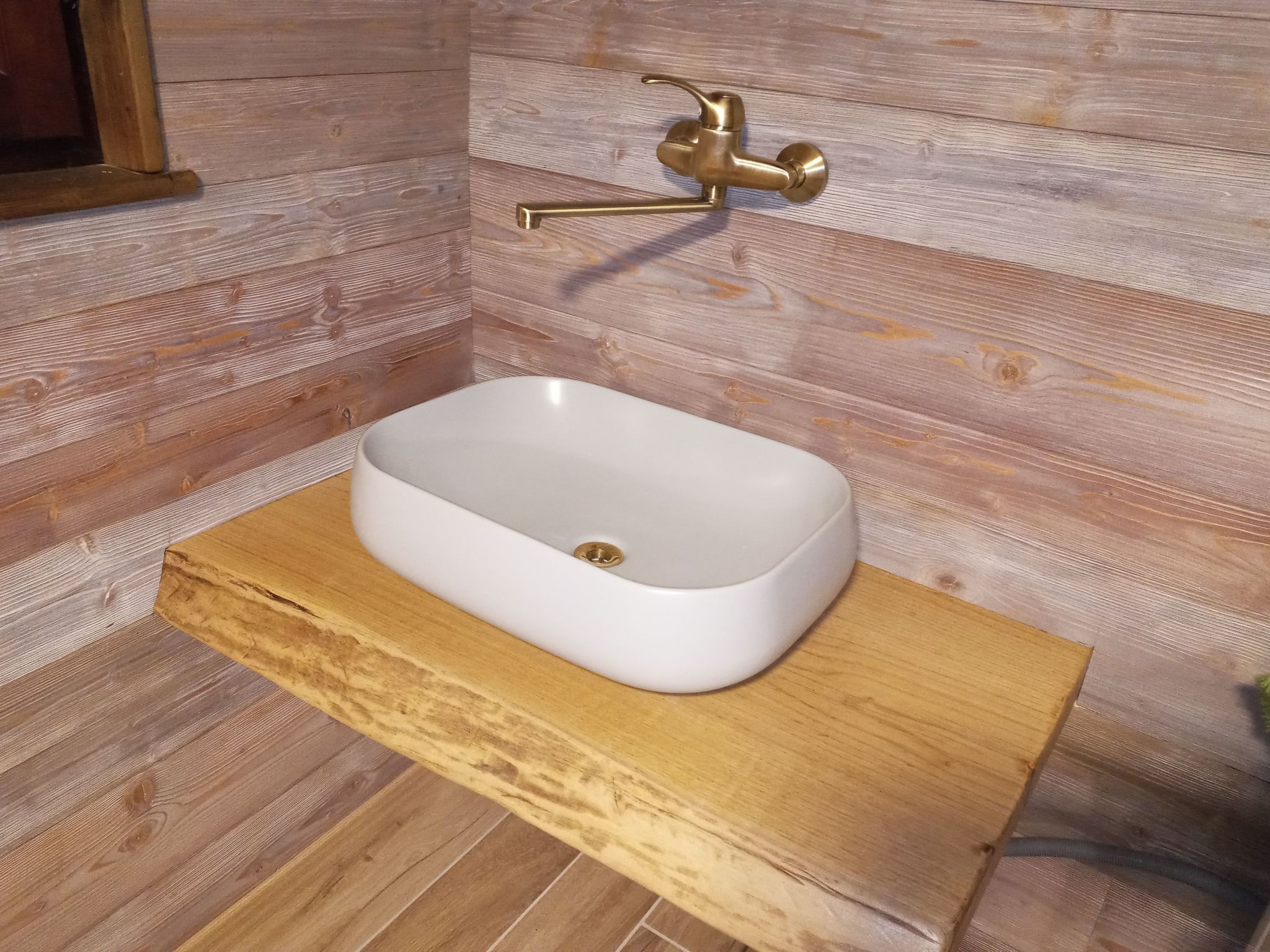 Freistehendes Haus mit eingezäuntem Privatgarten-Binnen