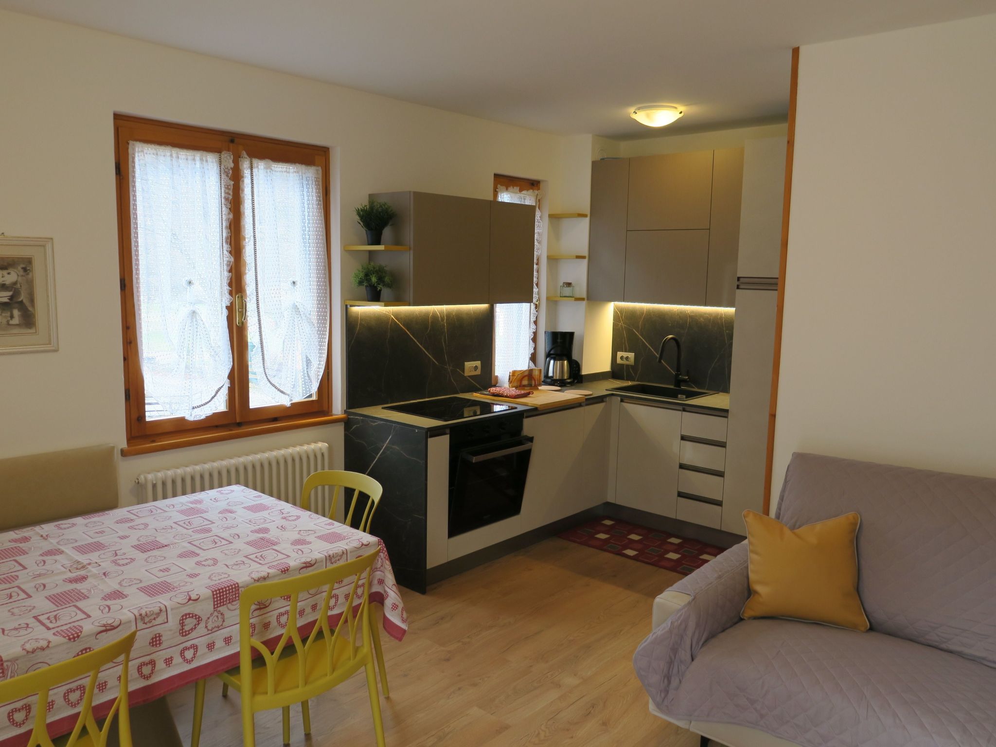 2-stöckige Wohnung mit privatem Garten-Binnen