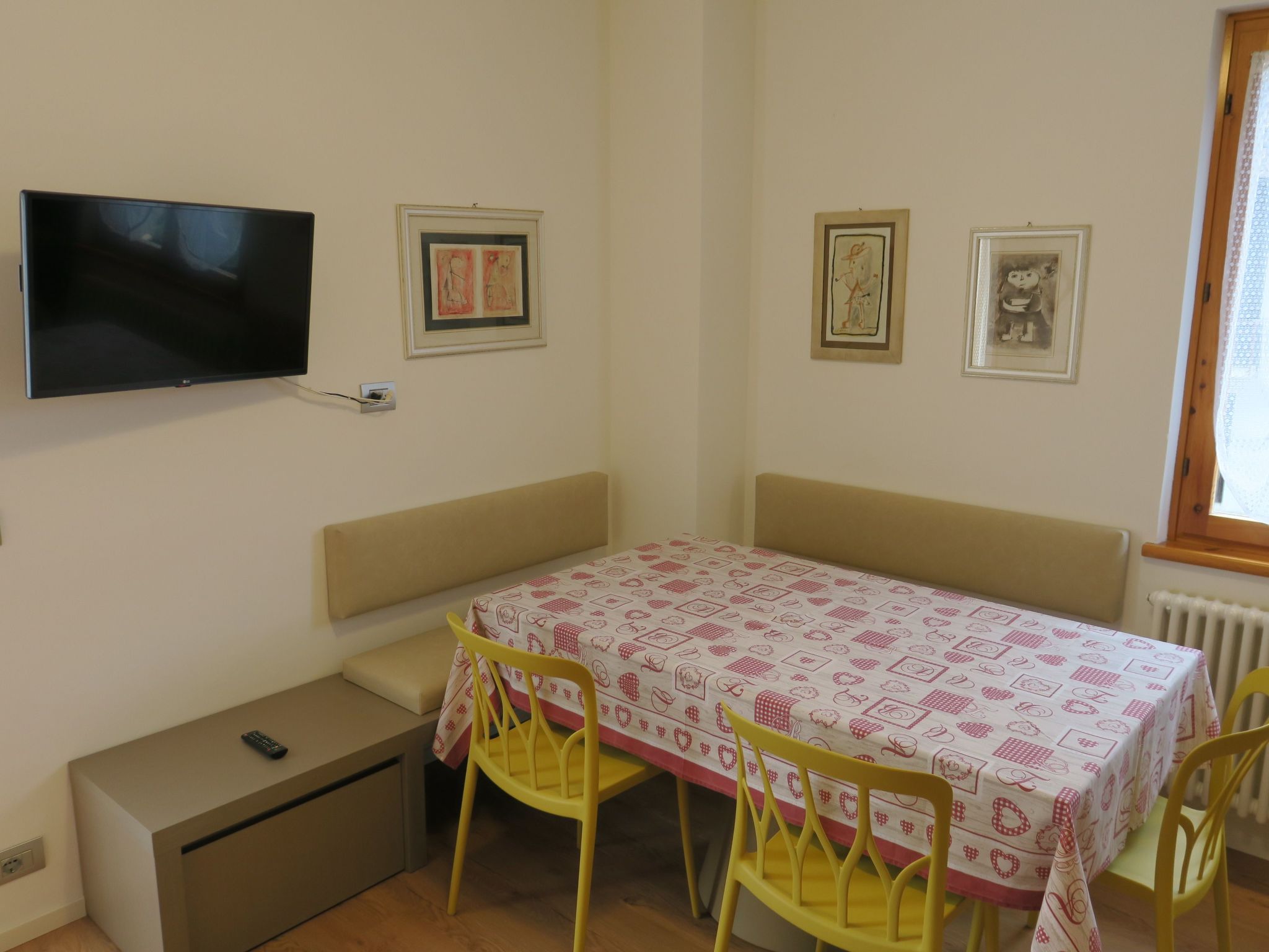 2-stöckige Wohnung mit privatem Garten-Binnen