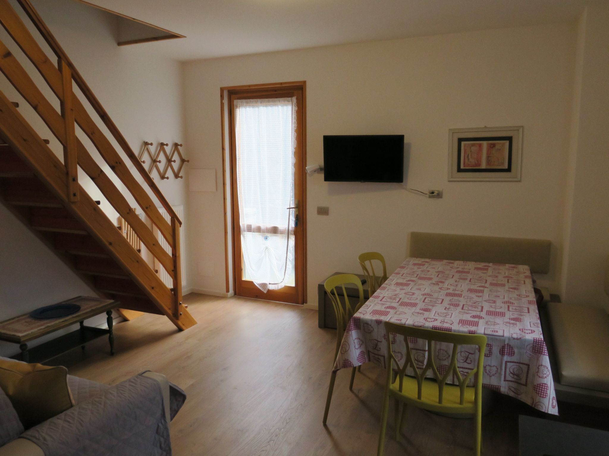 2-stöckige Wohnung mit privatem Garten-Binnen