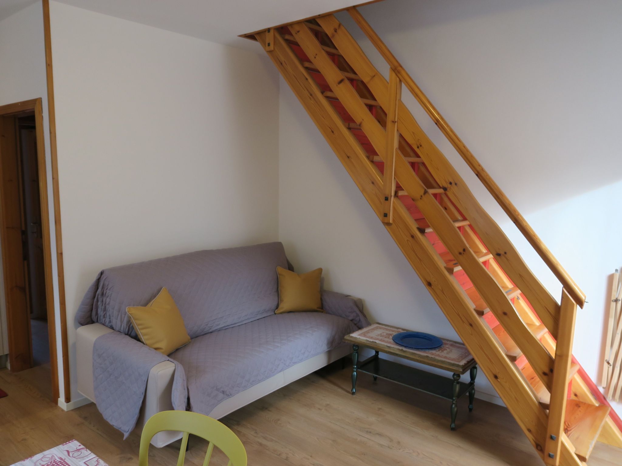 2-stöckige Wohnung mit privatem Garten-Binnen