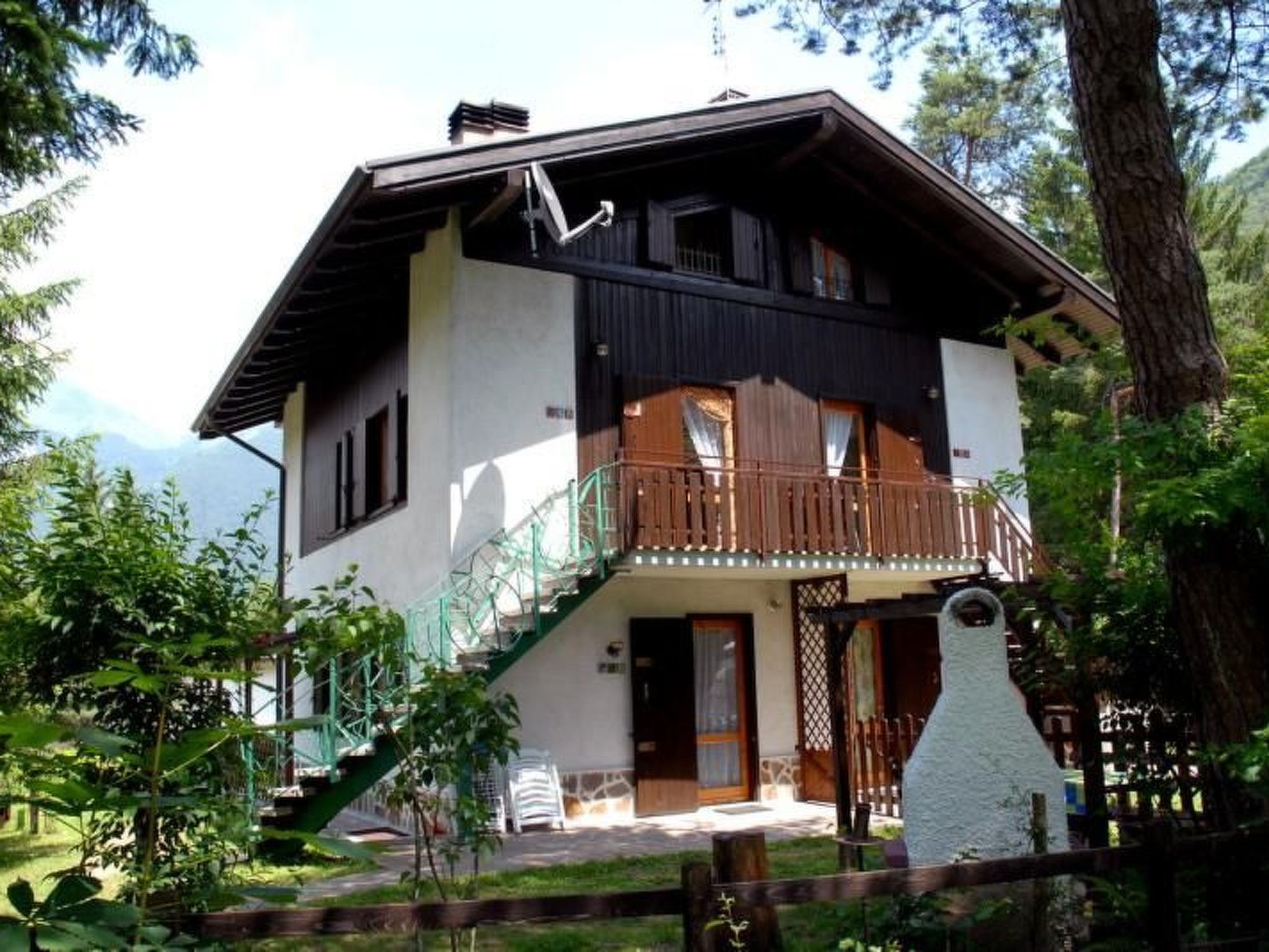 2-stöckige Wohnung mit privatem Garten-Binnen