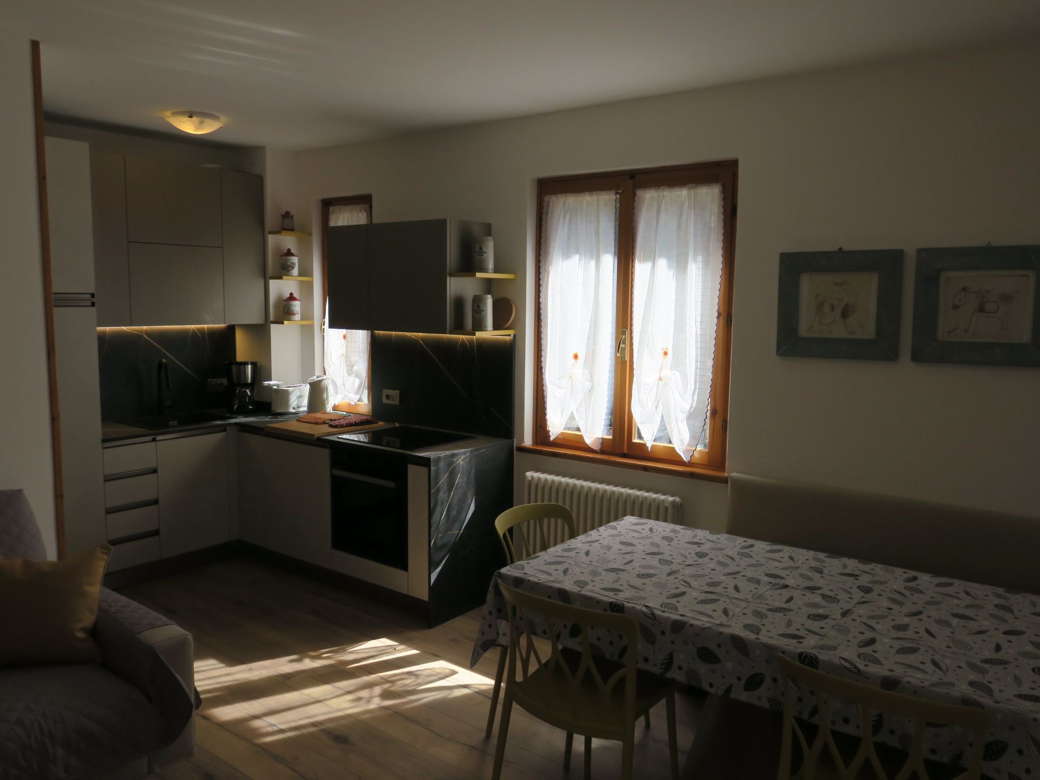 2-stöckige Wohnung mit privatem Gartenbereich-Binnen