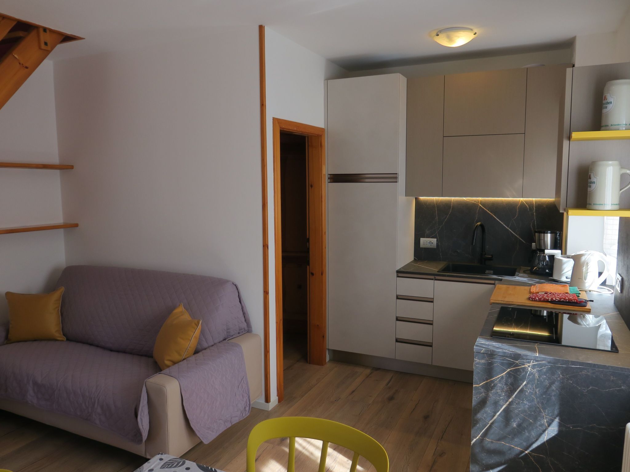 2-stöckige Wohnung mit privatem Gartenbereich-Binnen