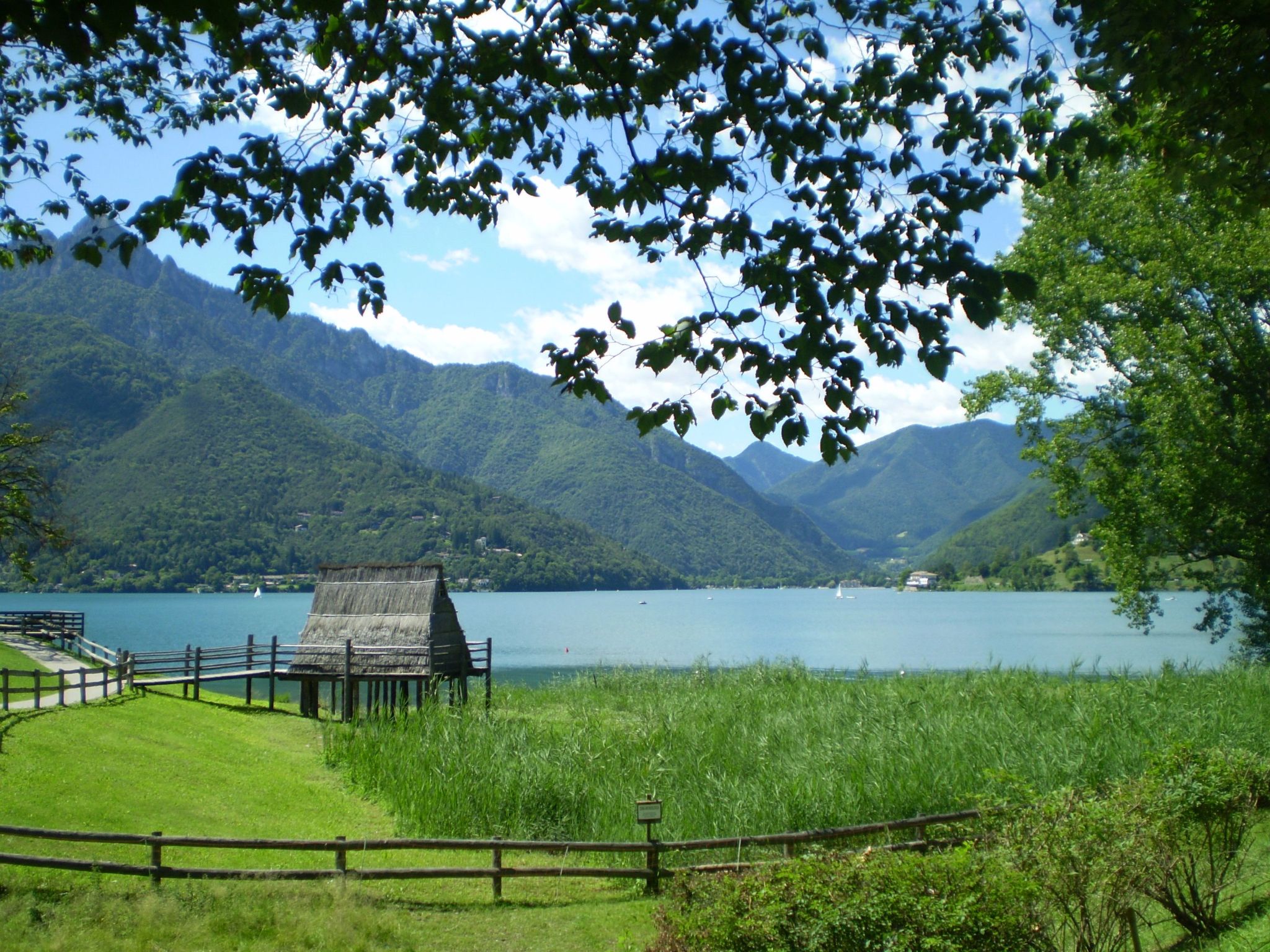 Wohnung im ersten Stock mit schönem Seeblick-Binnen