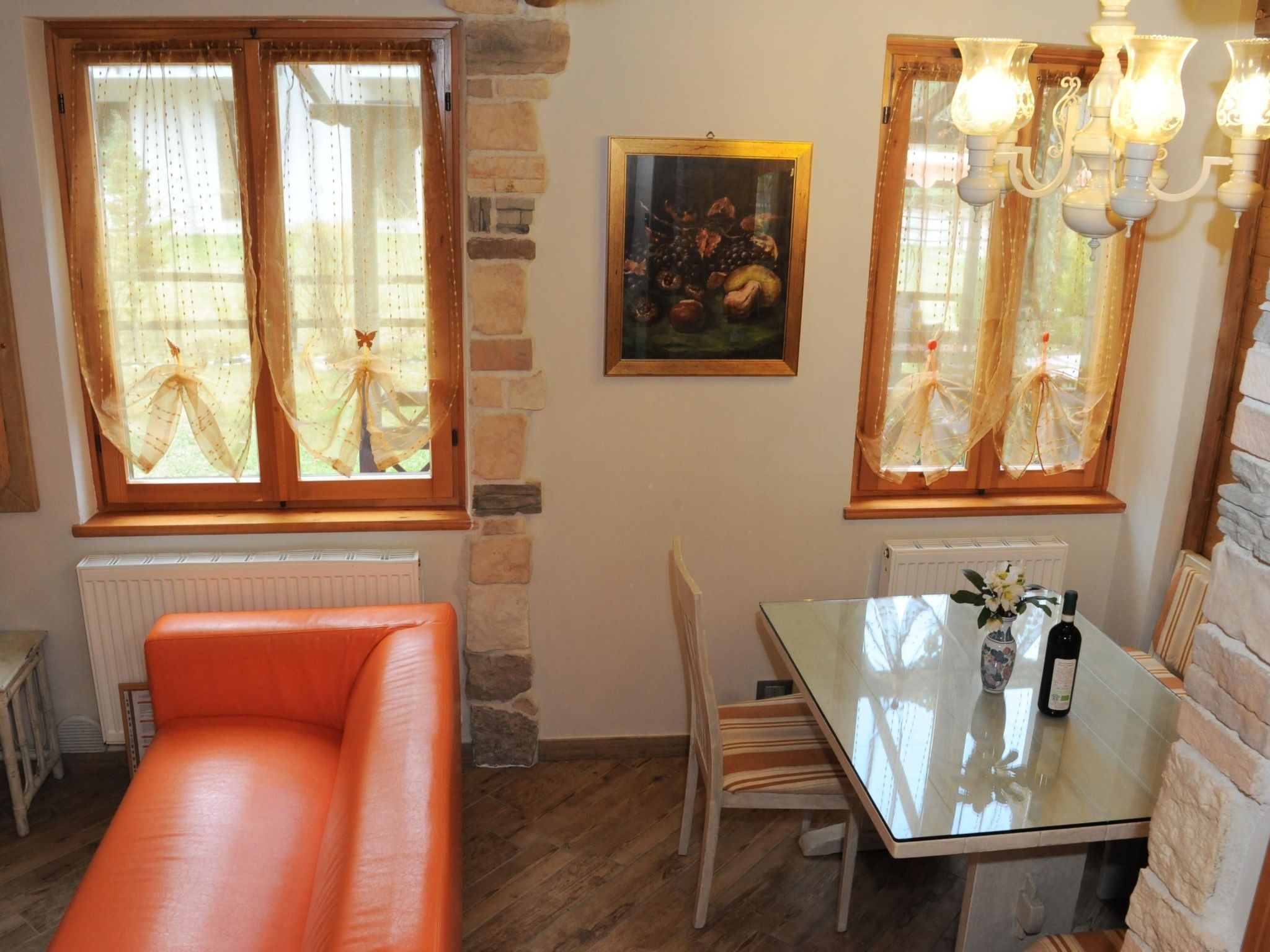 Erdgeschosswohnung mit privatem Garten-Dedans