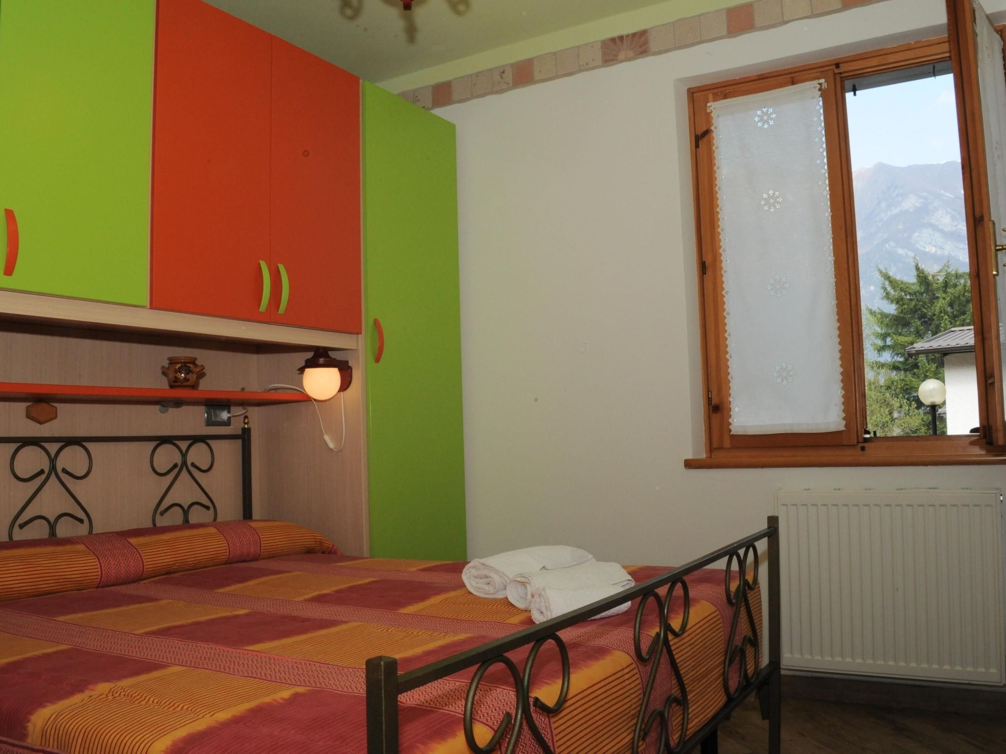 Erdgeschosswohnung mit privatem Garten-Dedans