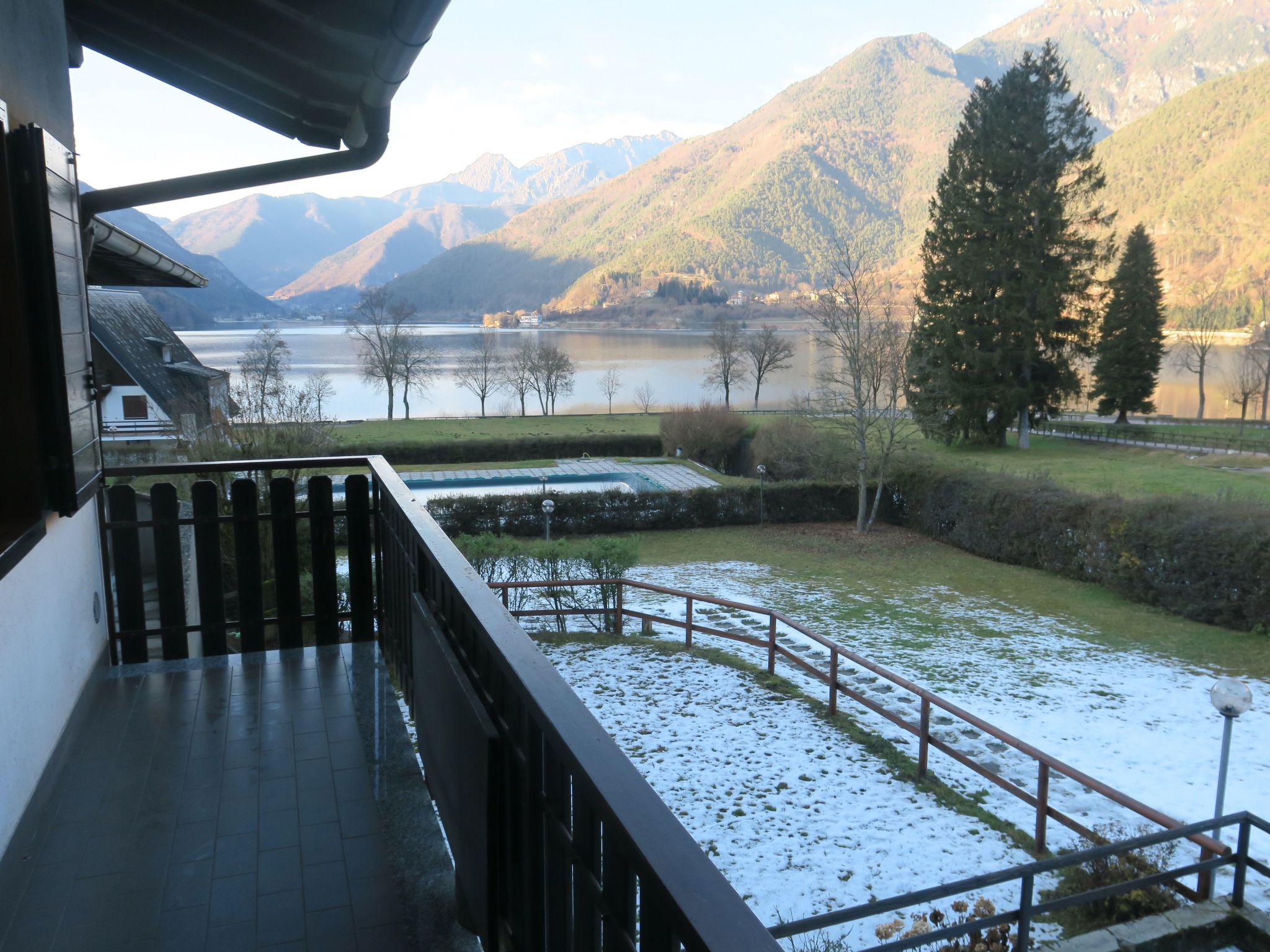 Wohnung mit Balkon mit Seeblick — Terrace (4 of 18)