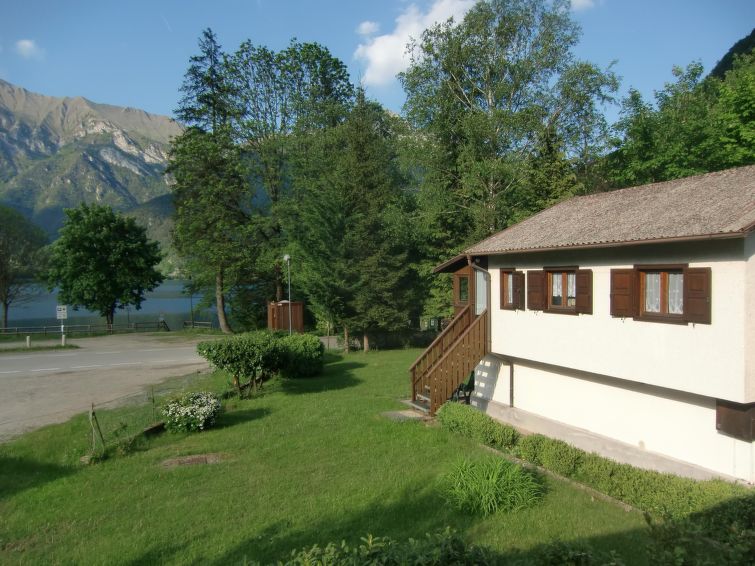 Freistehendes Haus Mit Veranda Mit Seeblick - Ledro