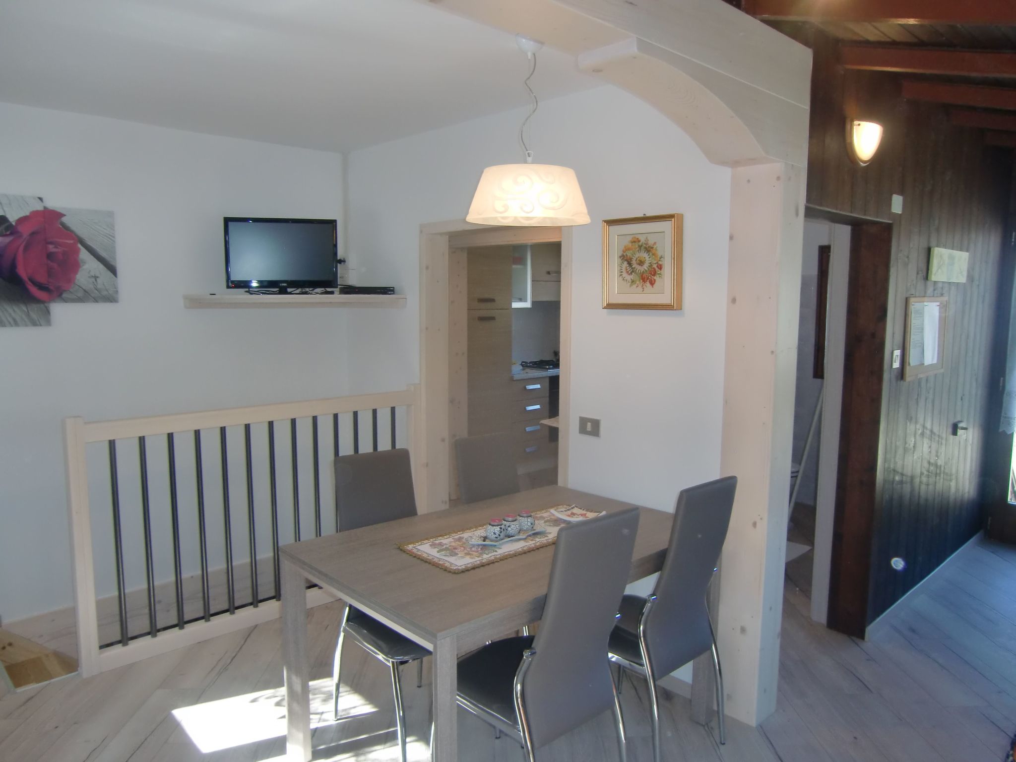 Freistehendes Haus mit Veranda mit Seeblick-Binnen